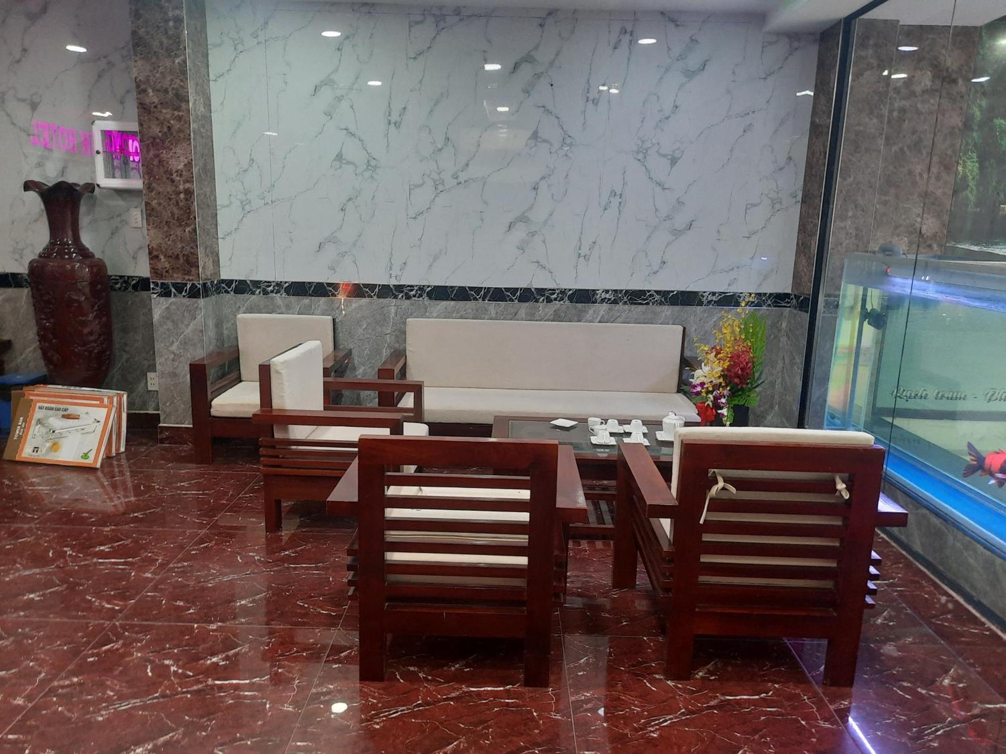 Khách sạn Hồng ánh *