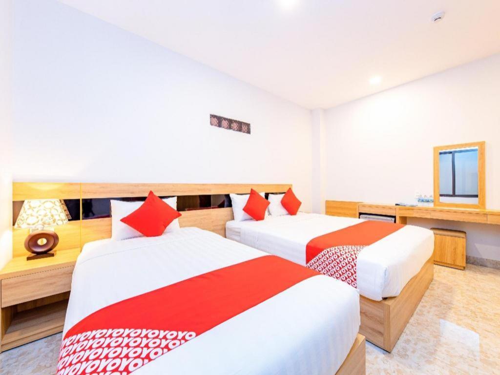 Gold Coast Hotel 2*
