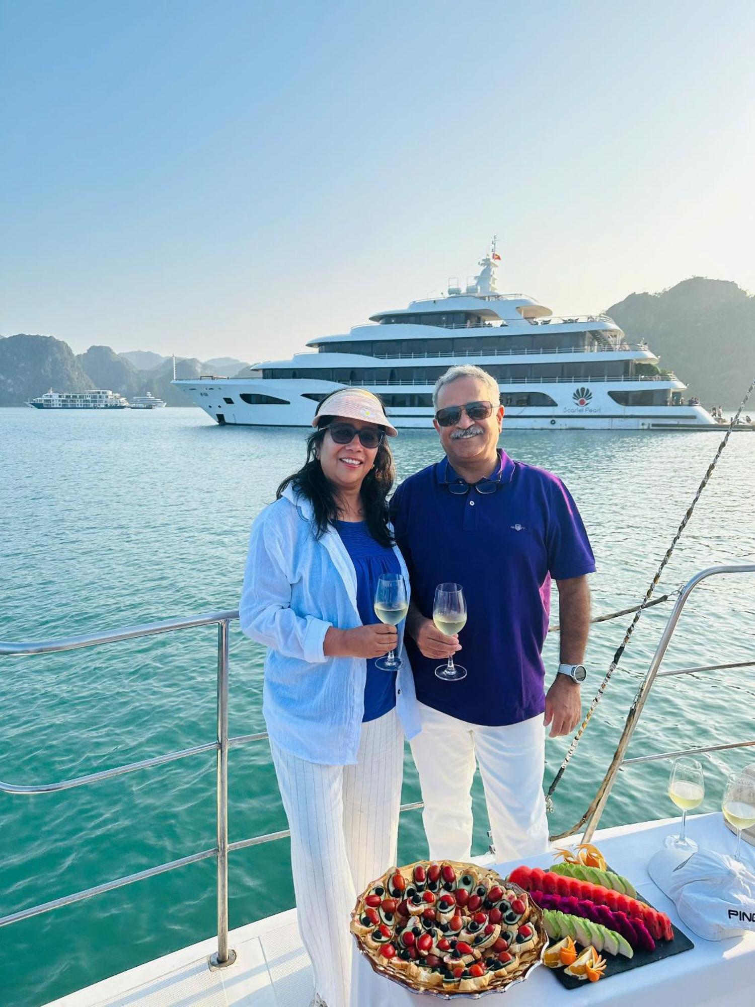 Scarlet Pearl Cruises - Wonder On Lan Ha Bay  Ha Long