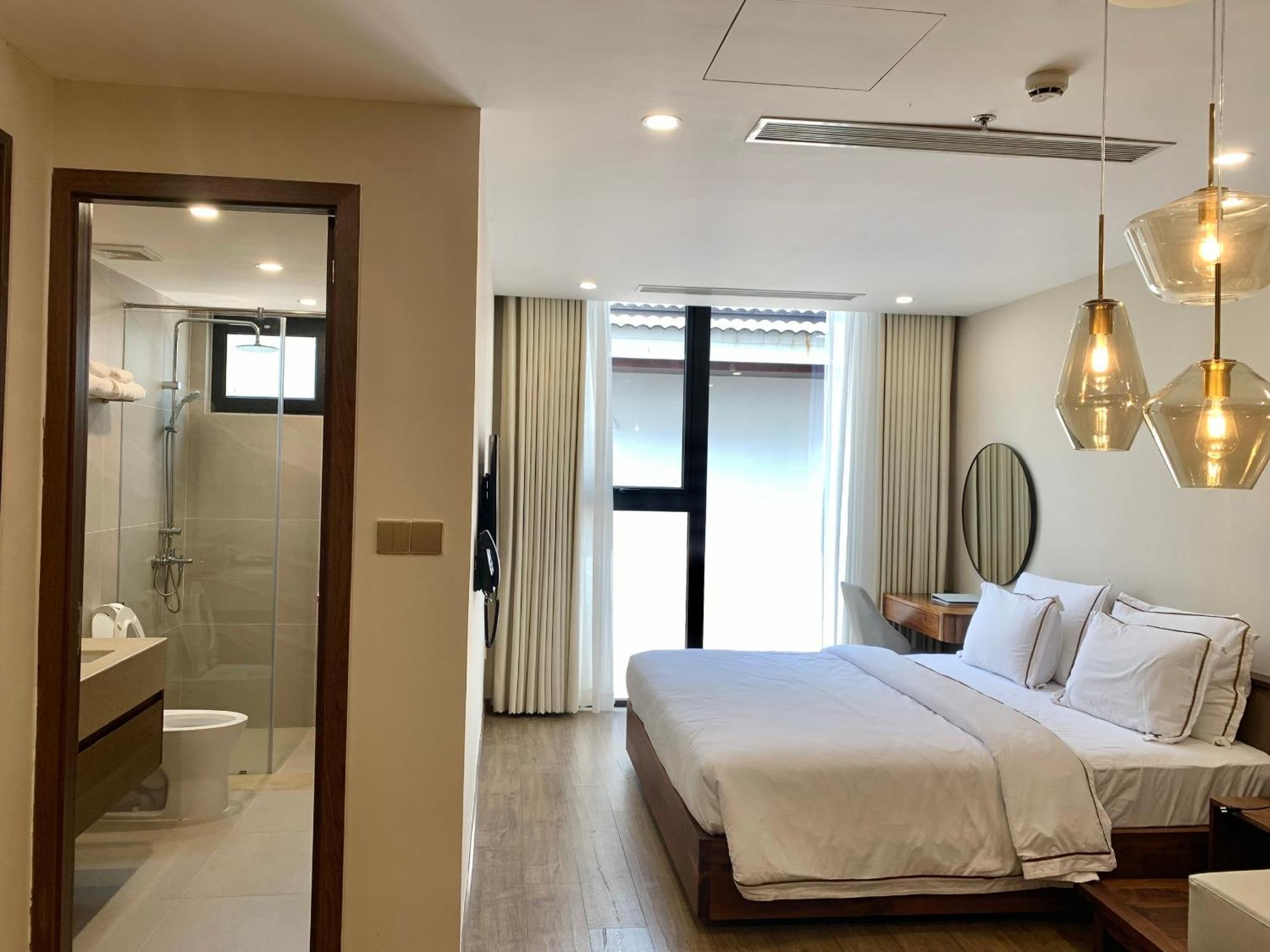 Cami Riverside Hotel 4*