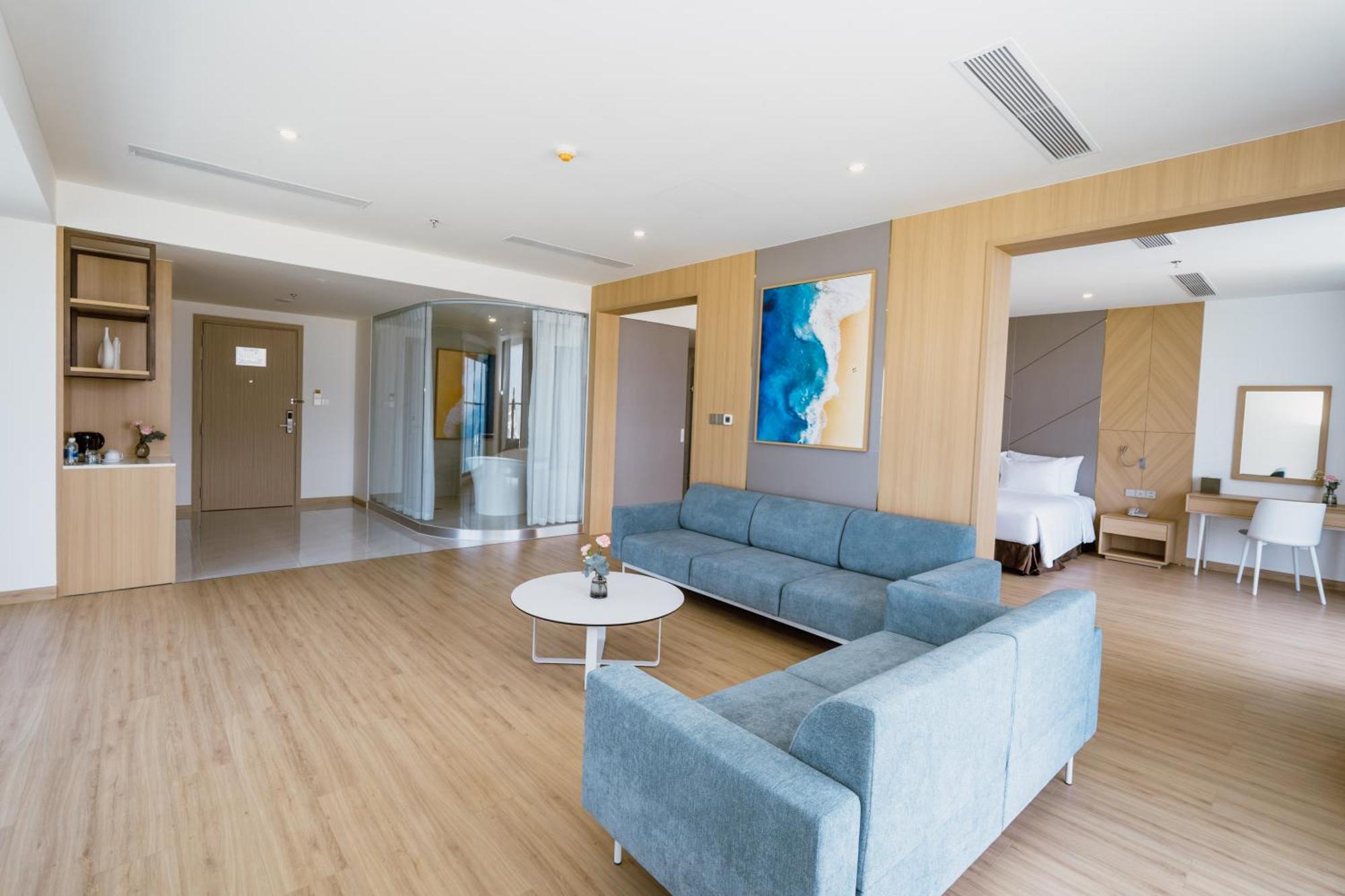 Aquamarine Beachfront & 5*