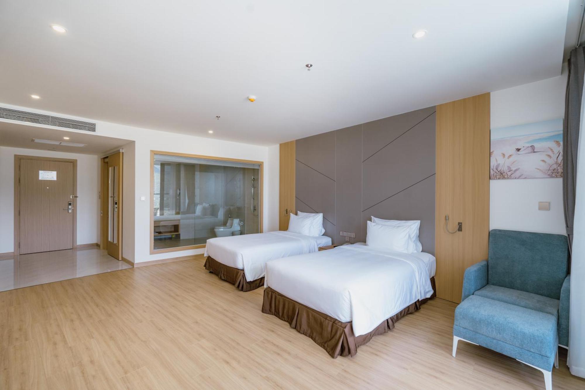 Aquamarine Beachfront & Cam Ranh