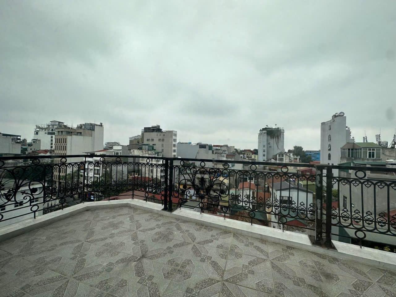 Khách sạn Luxe Paradise & Hà Nội