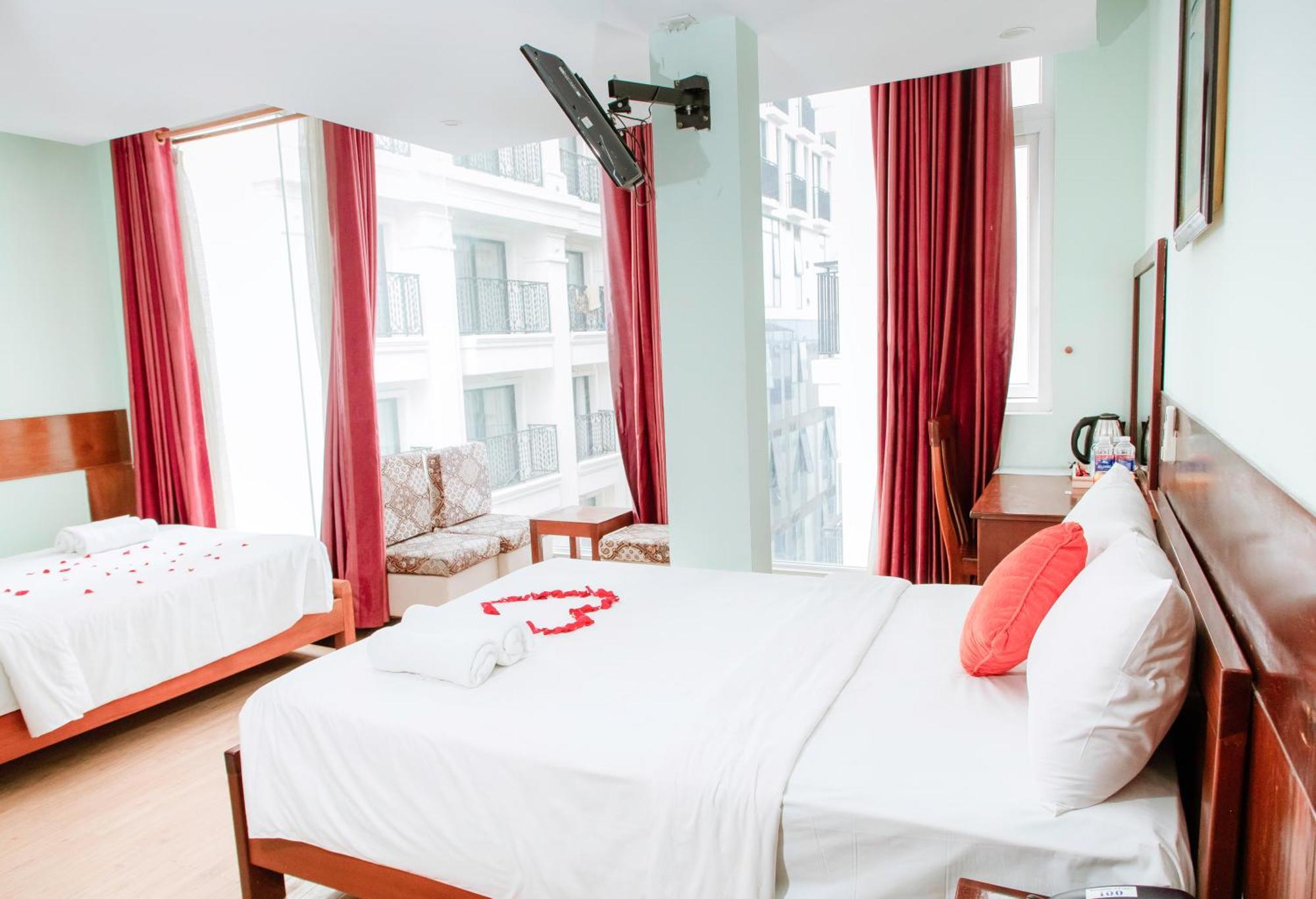 Art Deluxe Hotel