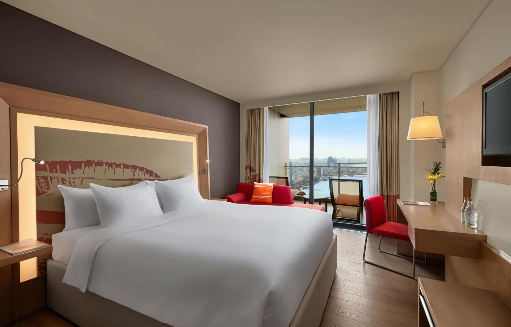 Novotel Premier River Hotel Da Nang