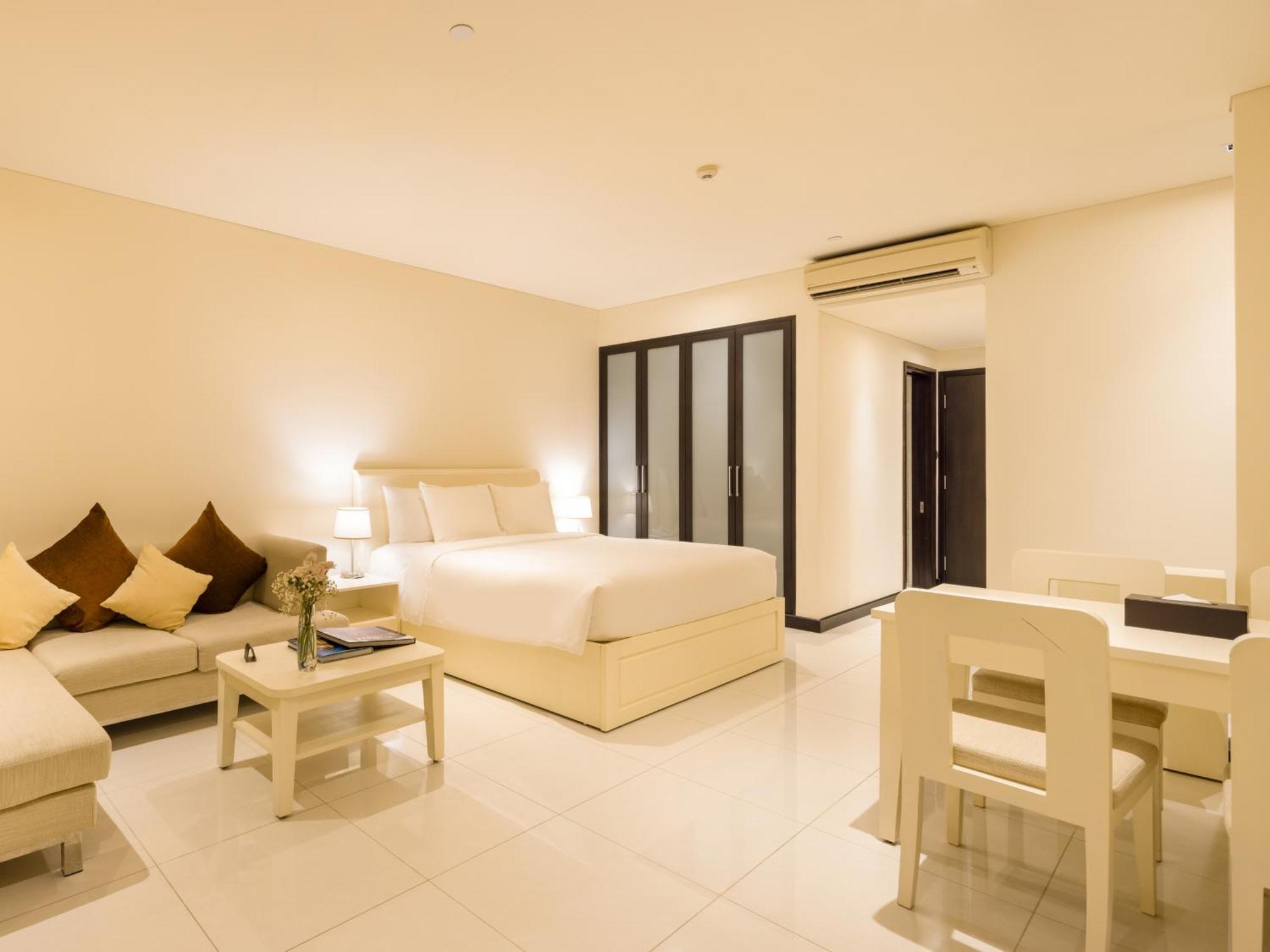 Aparthotel The Costa 5*