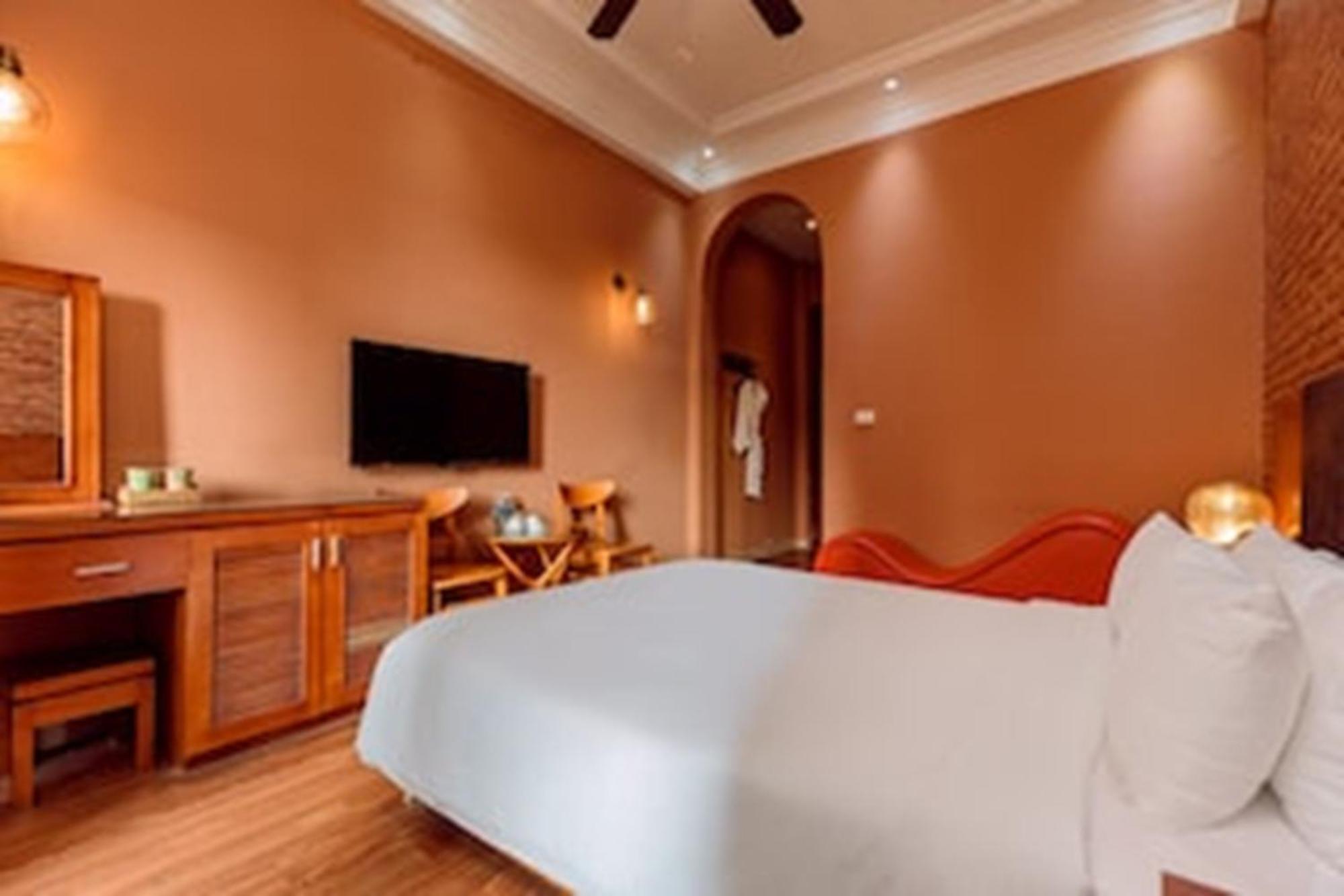 Khách sạn Le Grand Hà Nội - The Ruby 3*
