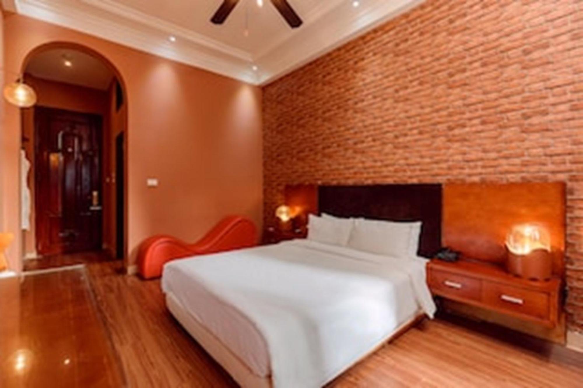 Le Grand Hà Nội - The Ruby Khách sạn 3*