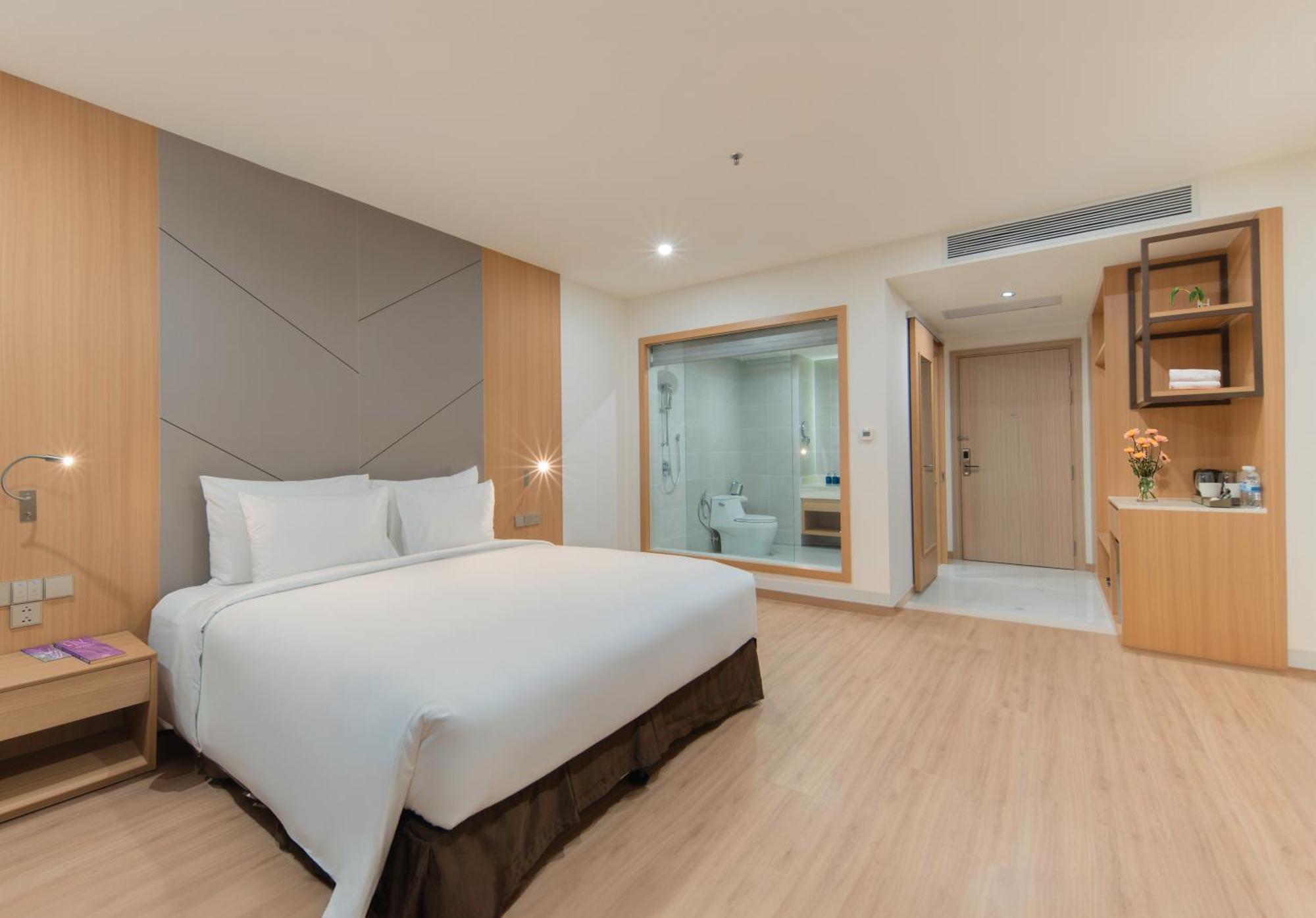 Resort Aquamarine Beachfront &
