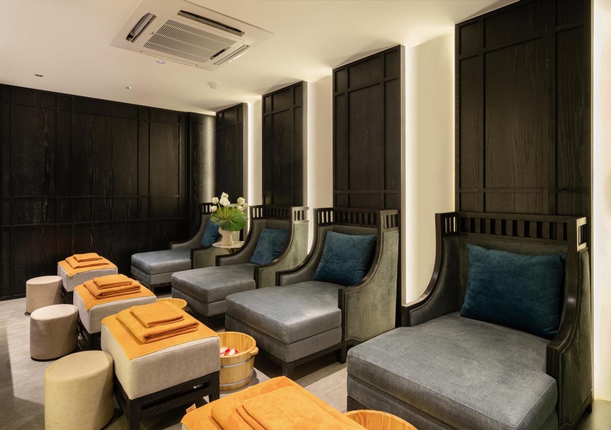 Khách sạn Luxe Paradise & 4*