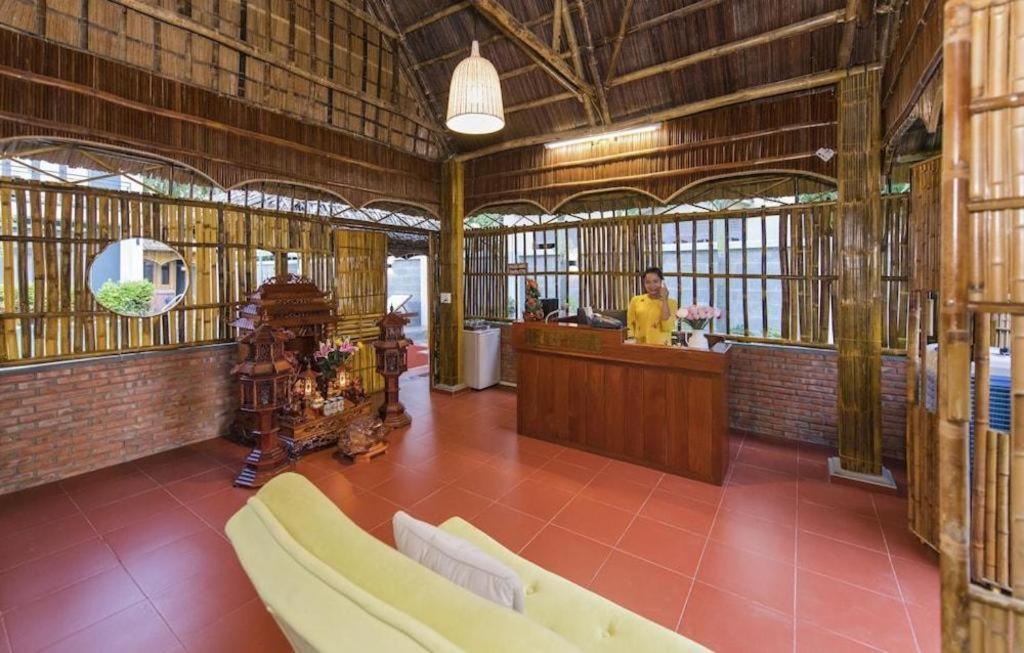 Friendly Hoian