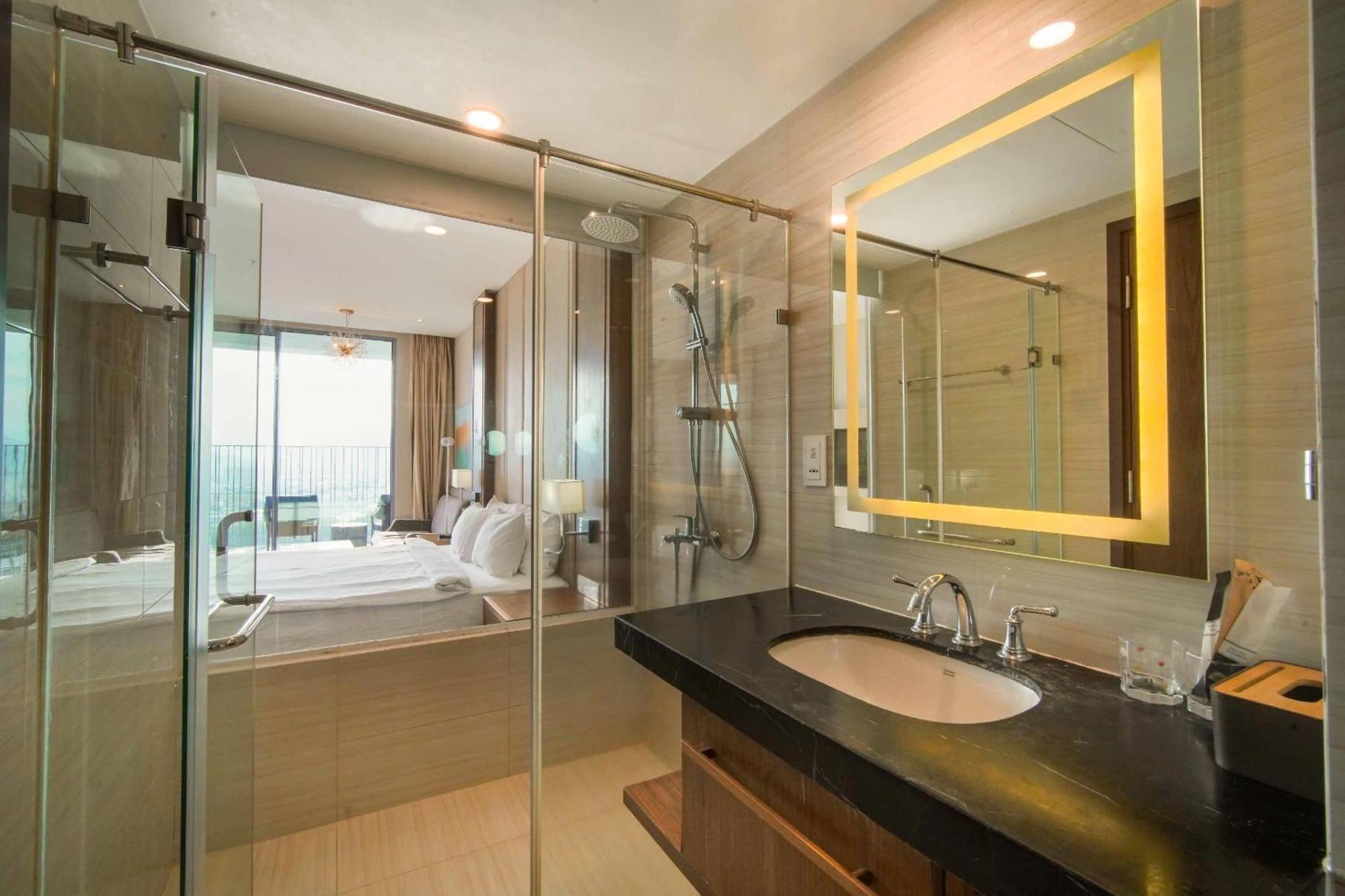 Apartment Panorama Seaview Luxury Skyline By Hc Group Nha Trang