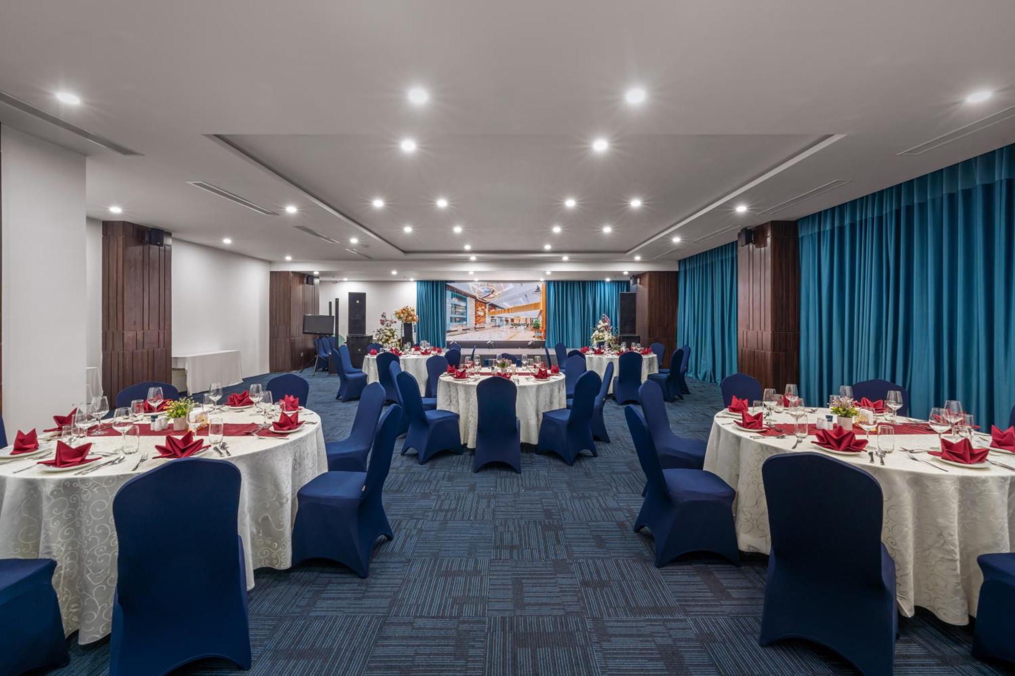 Hotel Canvas 4*