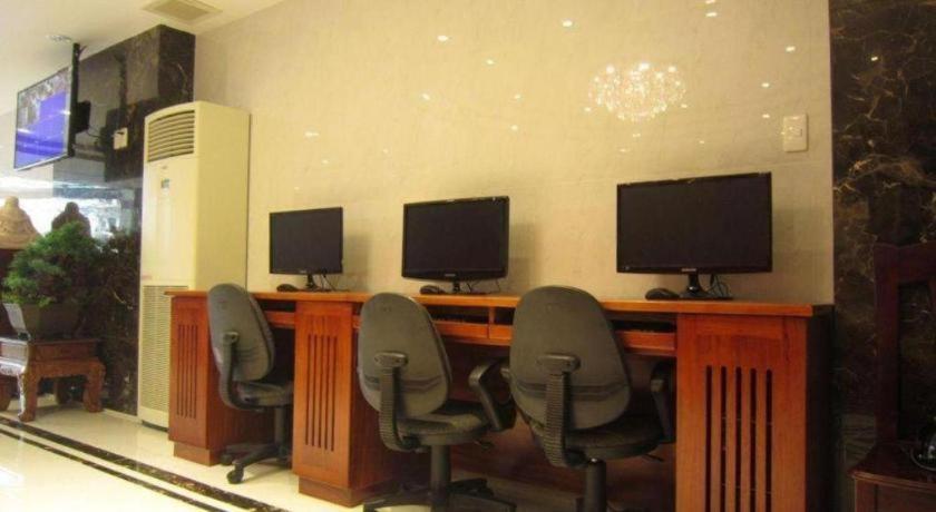 Phoenix Saigon 2*