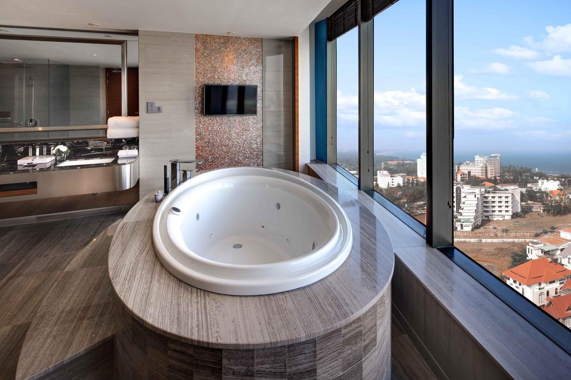 Pullman 5* Vung Tau