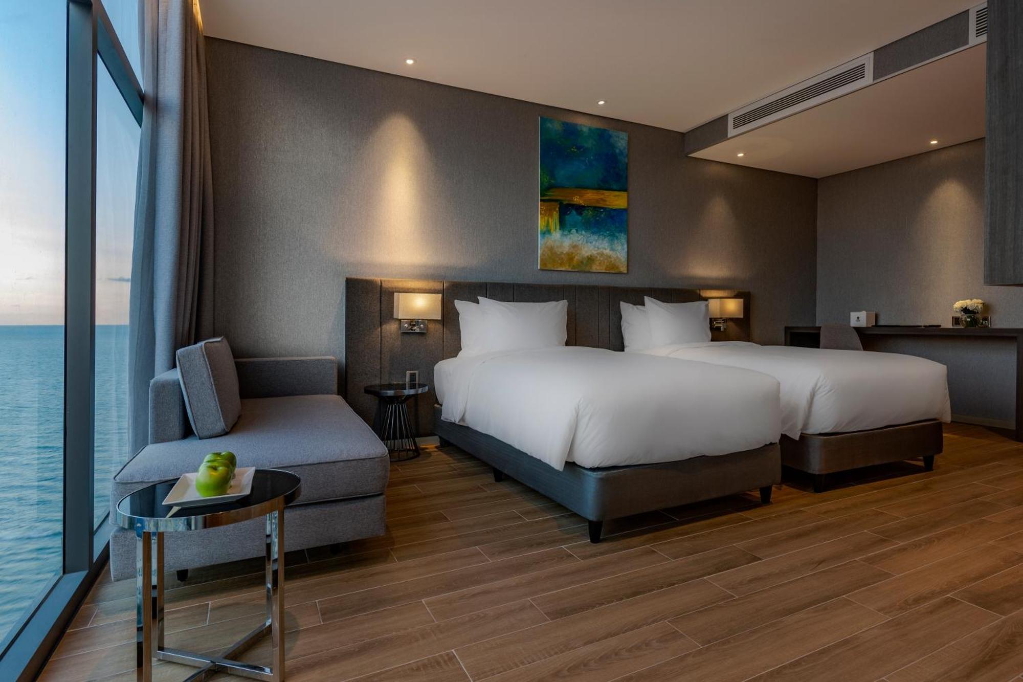 Premier Pearl Hotel 4*