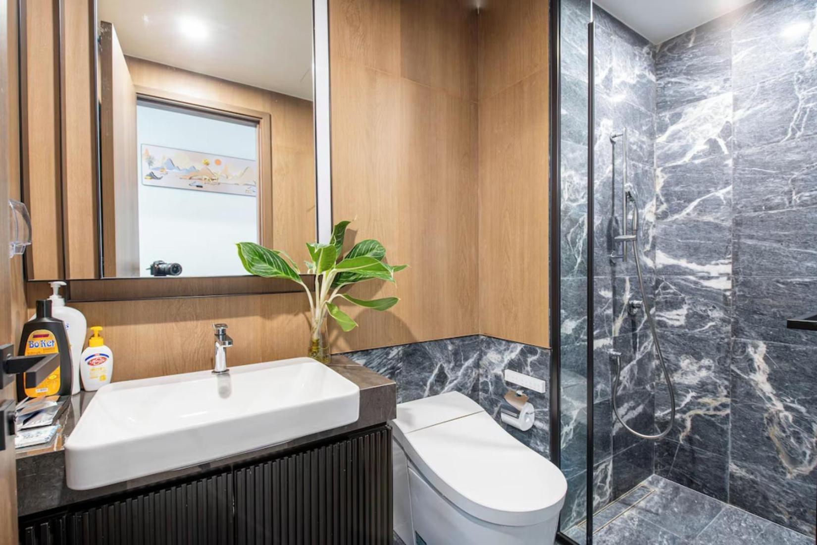 Sarene Lumiere Riverside Thao Dien Aparthotel
