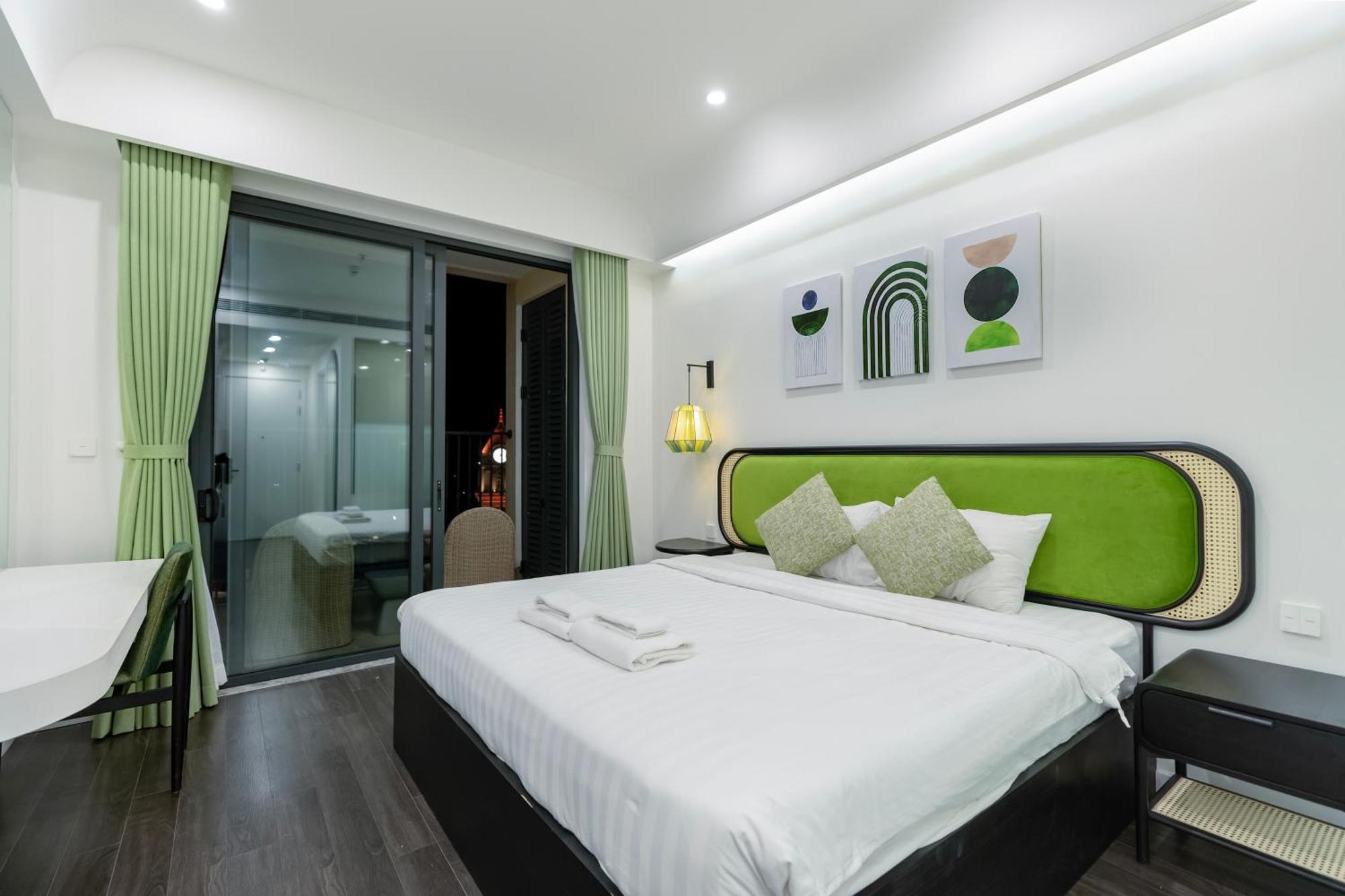 Mira - Hillside - Sea & Firework View 4* Phu Quoc