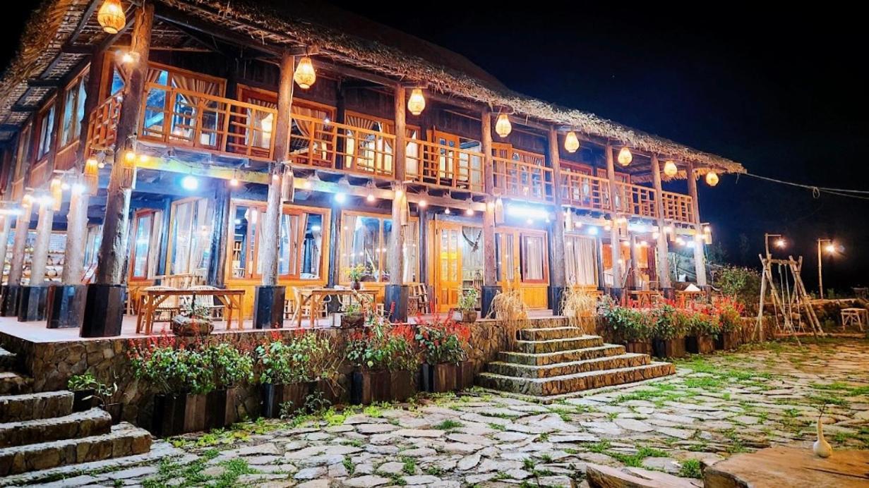 Ngu Chi Son Trekking Local Experience Hotel
