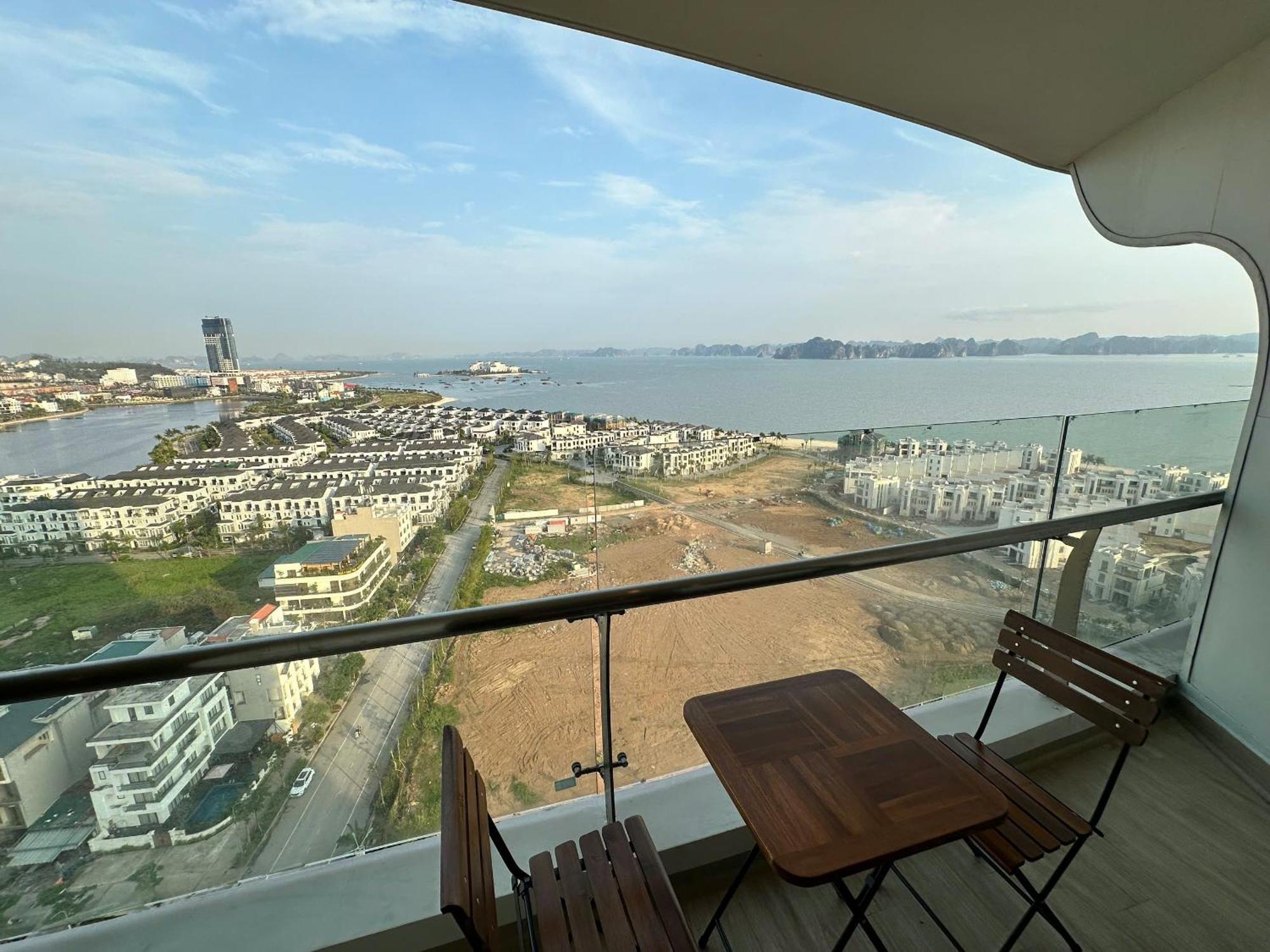 Bay View Halong Panoramic Bay View Luxury Ha Long