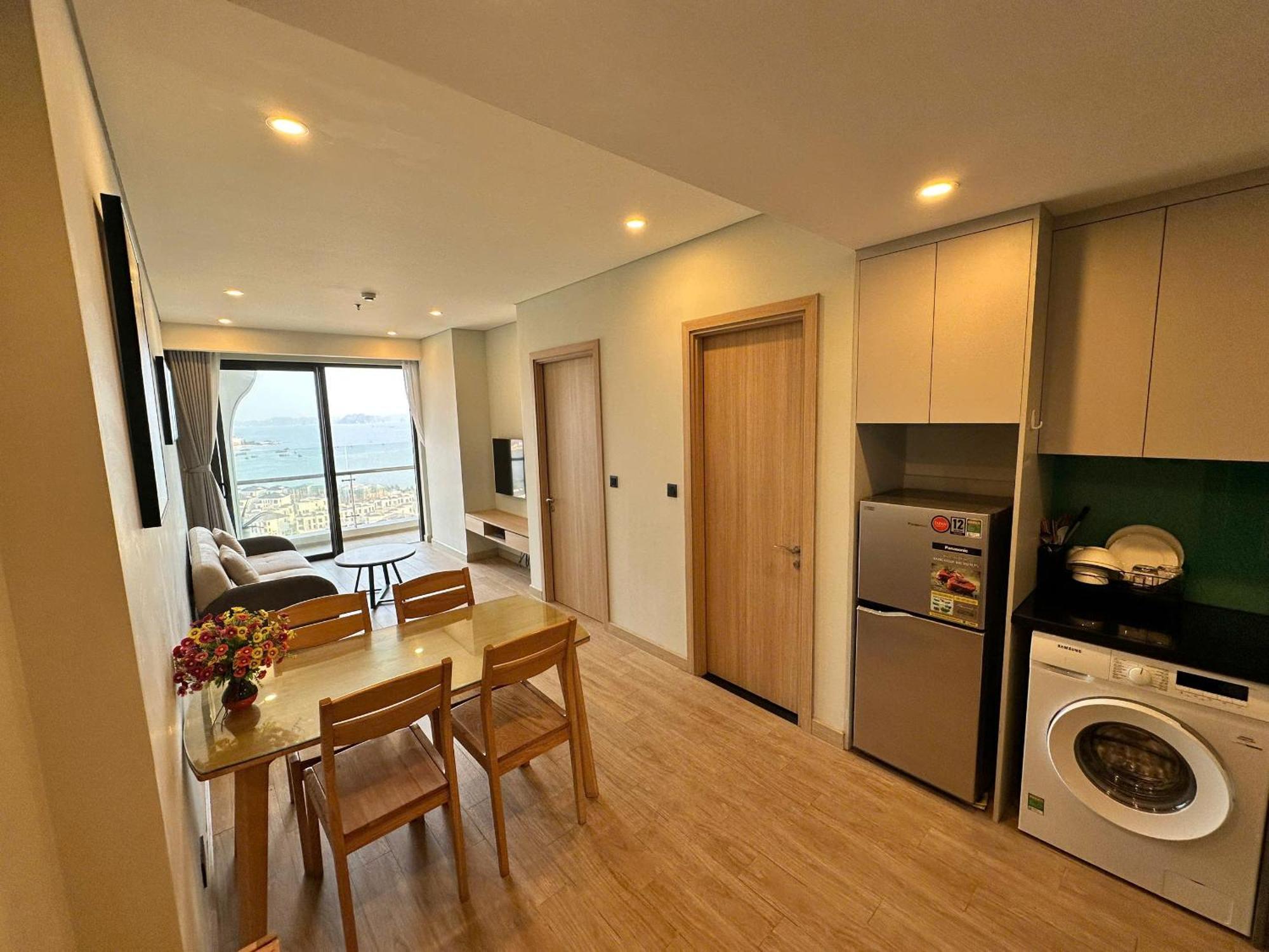 Aparthotel Bay View Halong Panoramic Bay View Luxury Ha Long