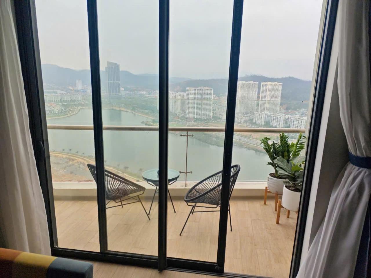 Bay View Halong Panoramic Bay View Luxury Aparthotel