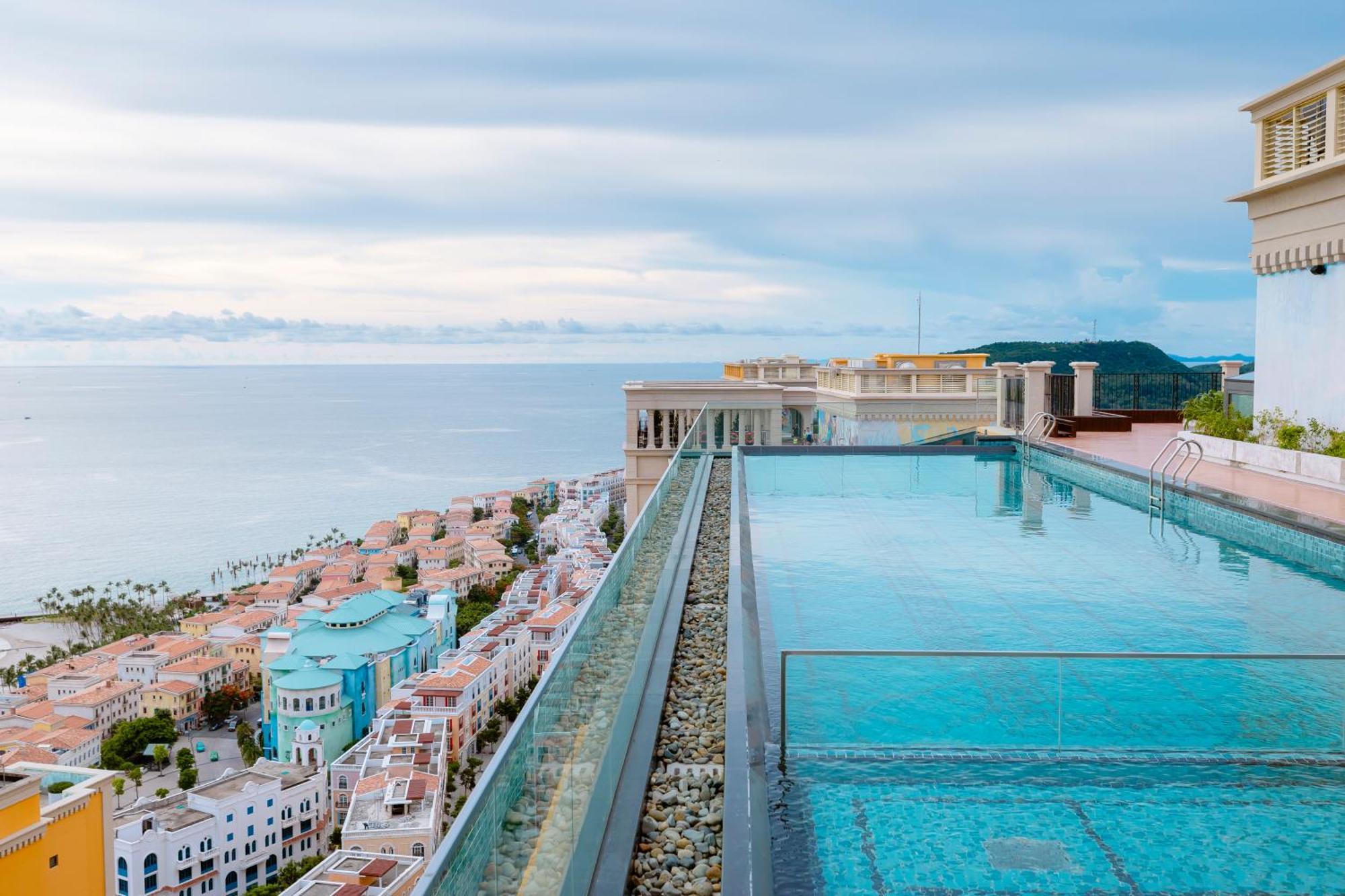 Mira - Hillside - Sea & Firework View Aparthotel 4*