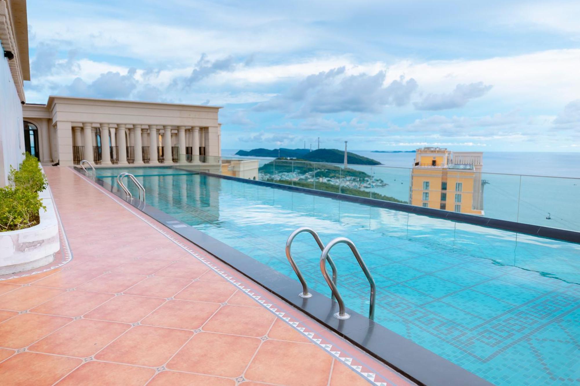 Mira - Hillside - Sea & Firework View Aparthotel Phu Quoc