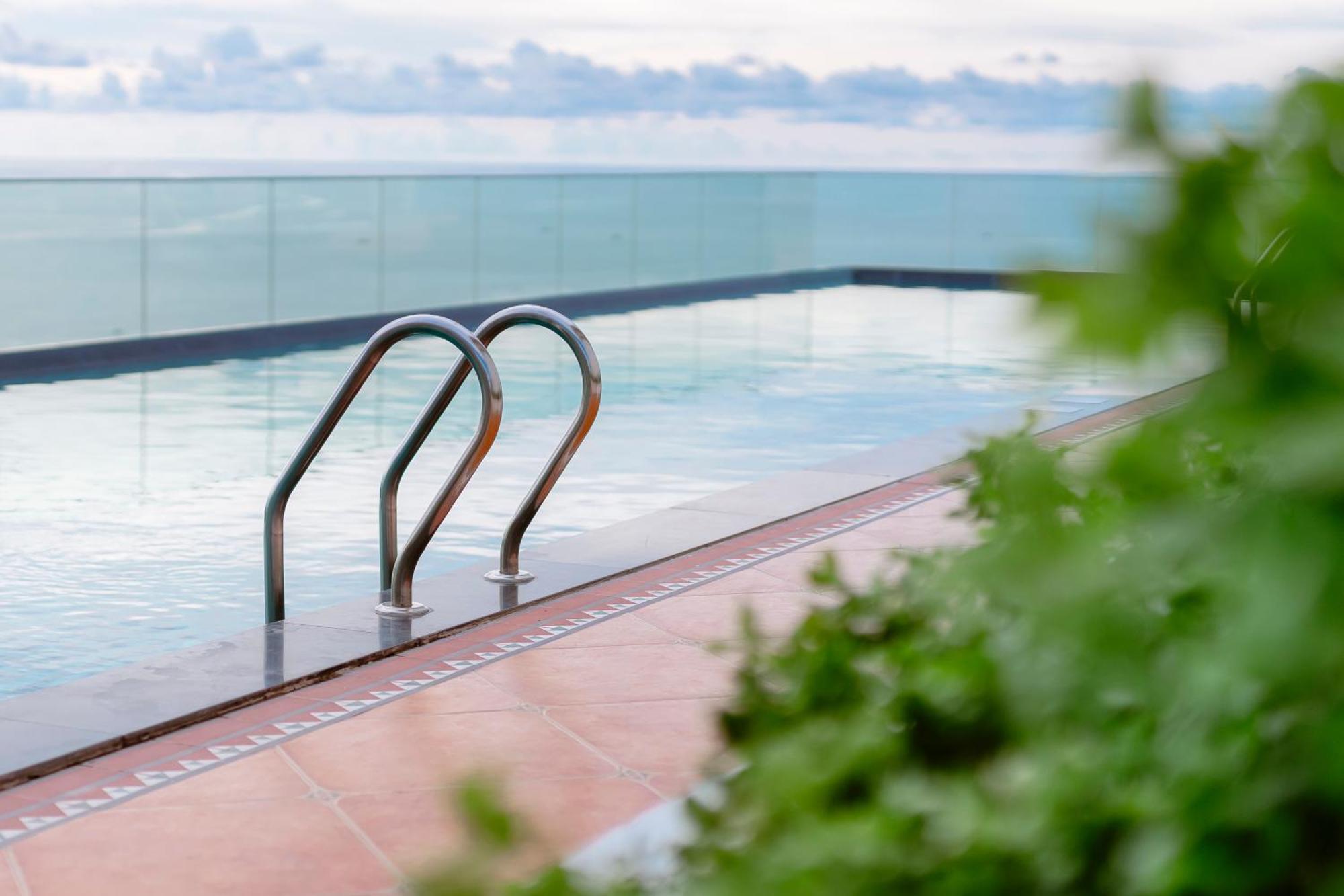 Aparthotel Mira - Hillside - Sea & Firework View