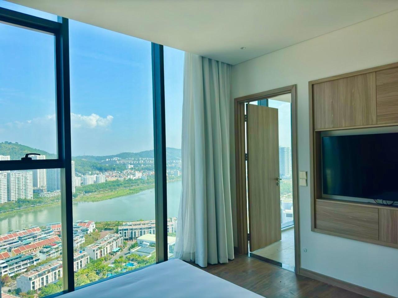 Alacarte Bay Ha Long