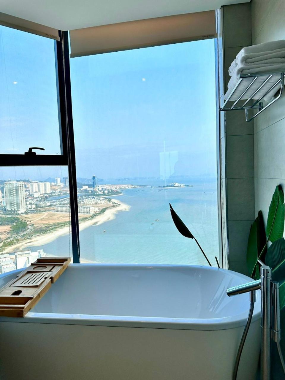 Alacarte Bay 5* Ha Long