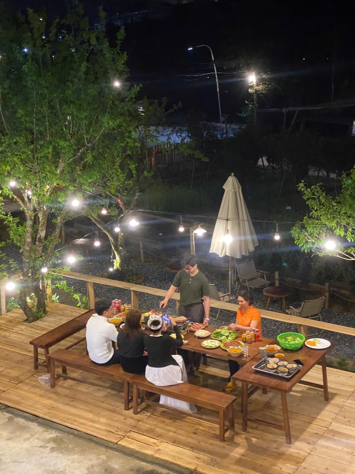 Lung Chung Doi - & Coffee Garden Hotel 2*