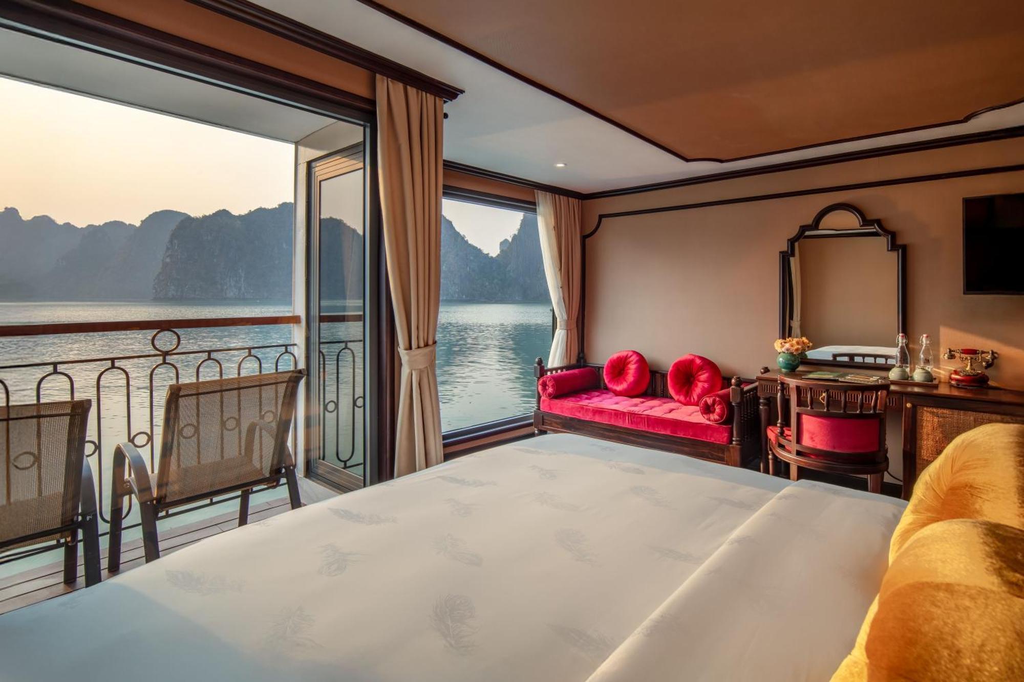 Hotel Indochine Grand Lan Ha Bay 5*