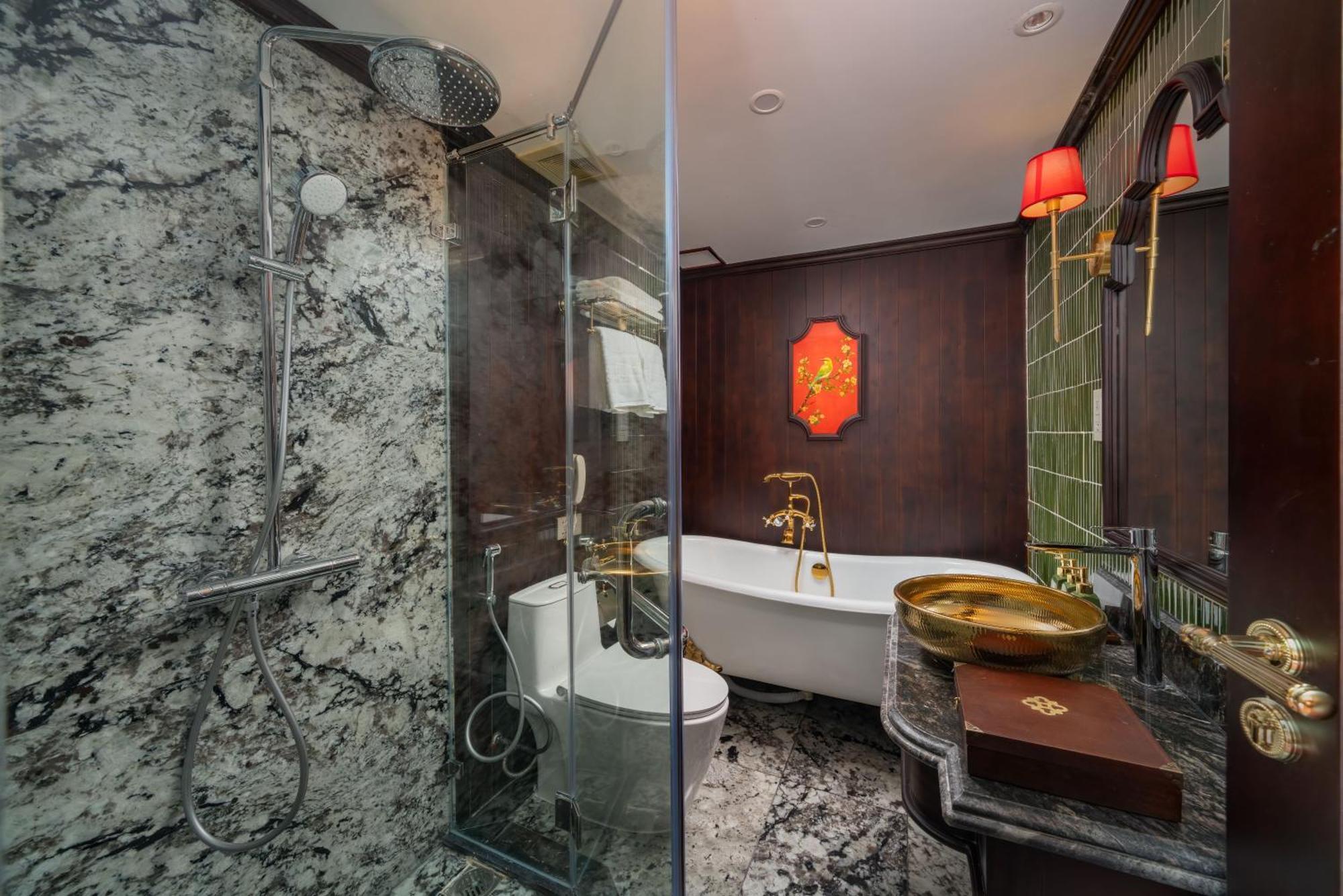 Hotel Indochine Grand Lan Ha Bay