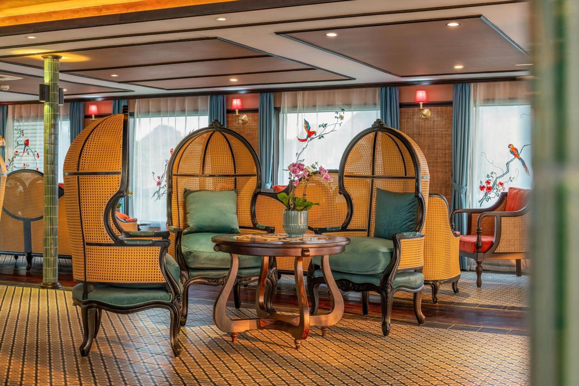 Hotel Indochine Grand Lan Ha Bay 5*