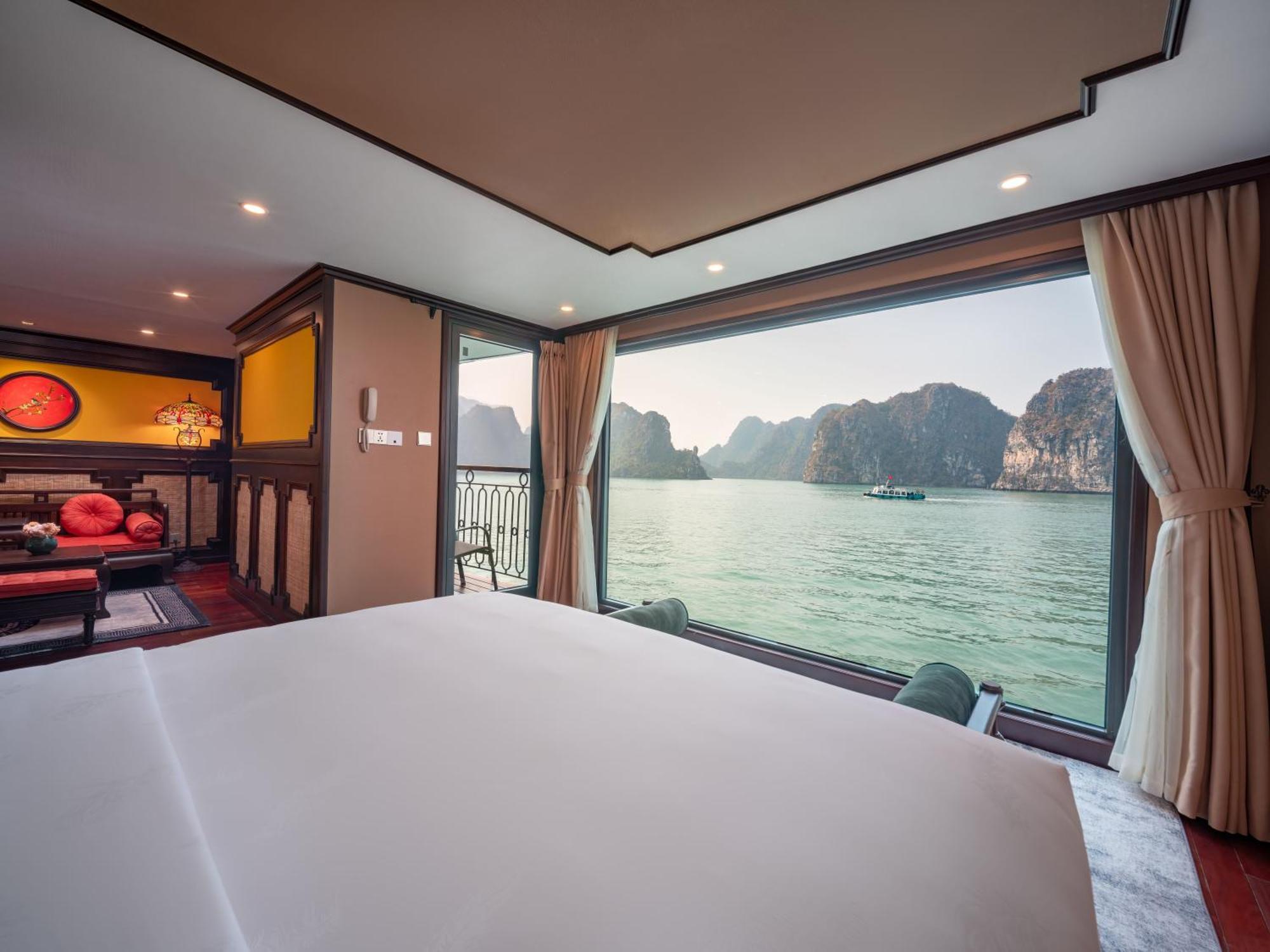Indochine Grand Lan Ha Bay Hotel