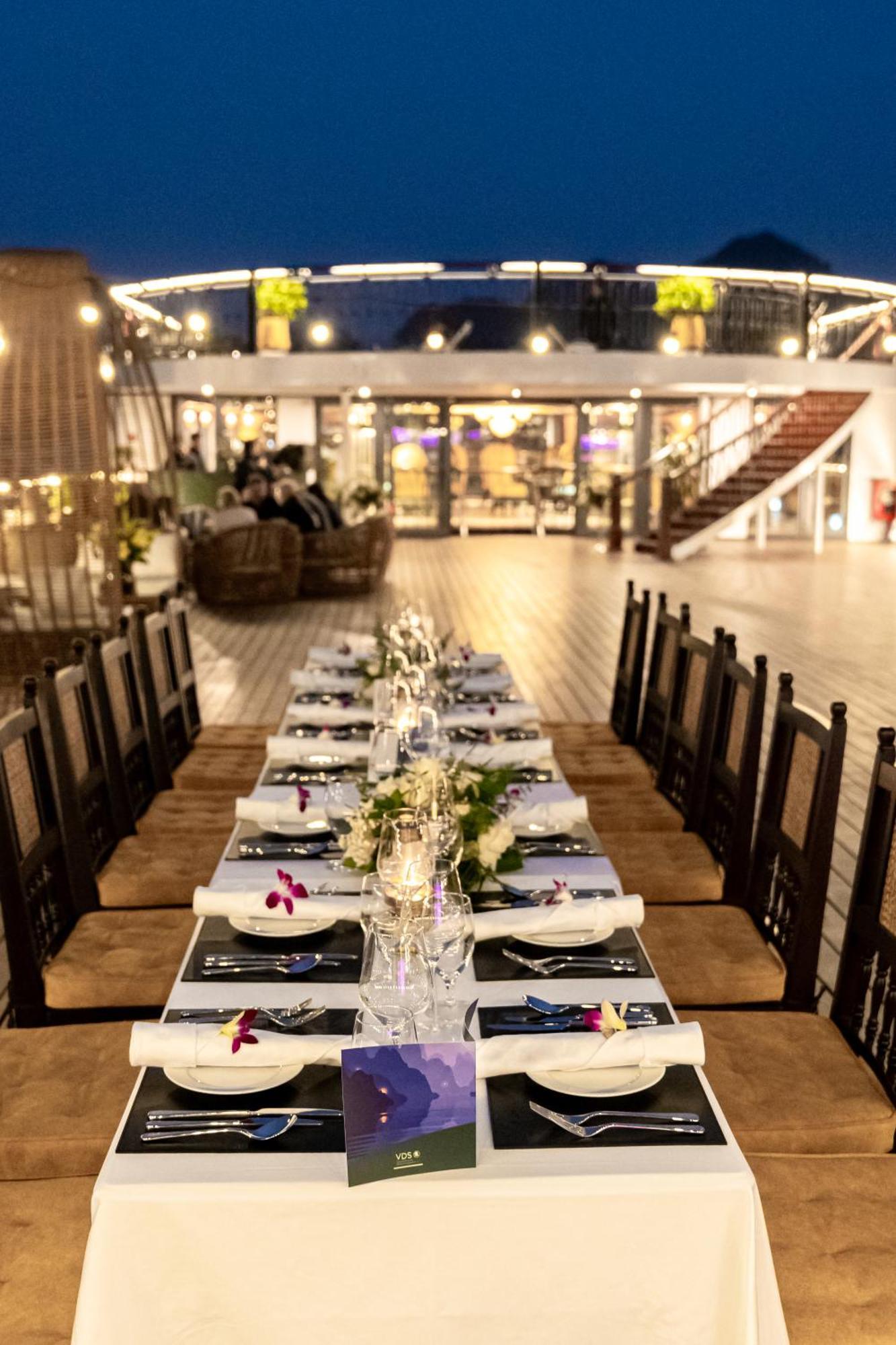 Indochine Grand Lan Ha Bay 5*