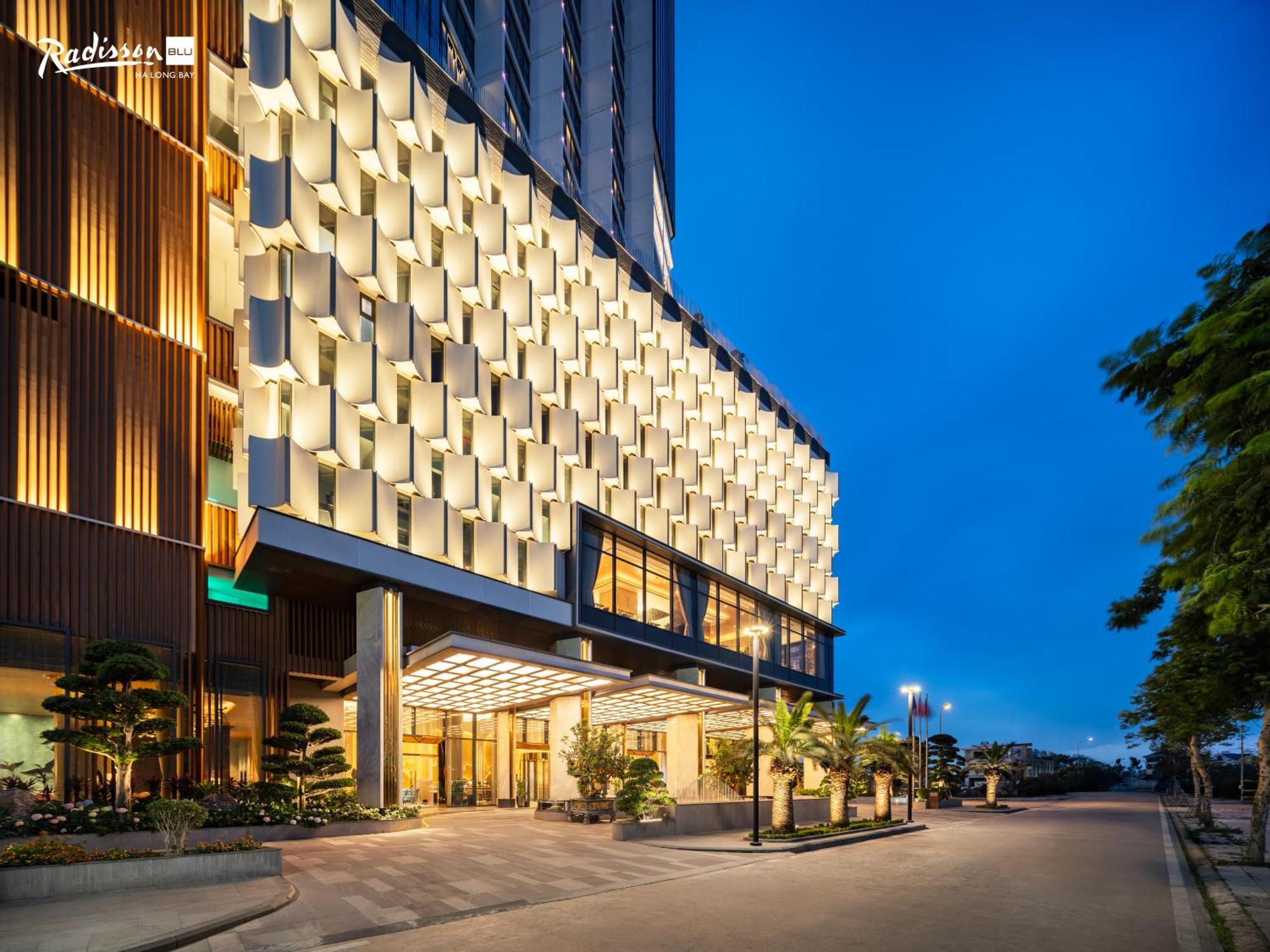 Hotel Radisson Blu Bay 5*