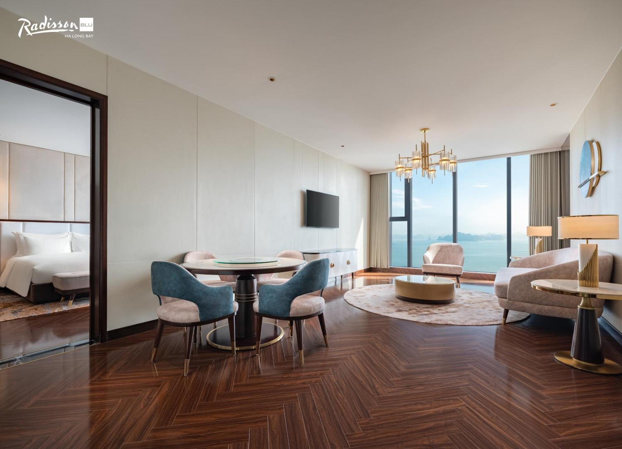 Radisson Blu Bay Hotel 5*