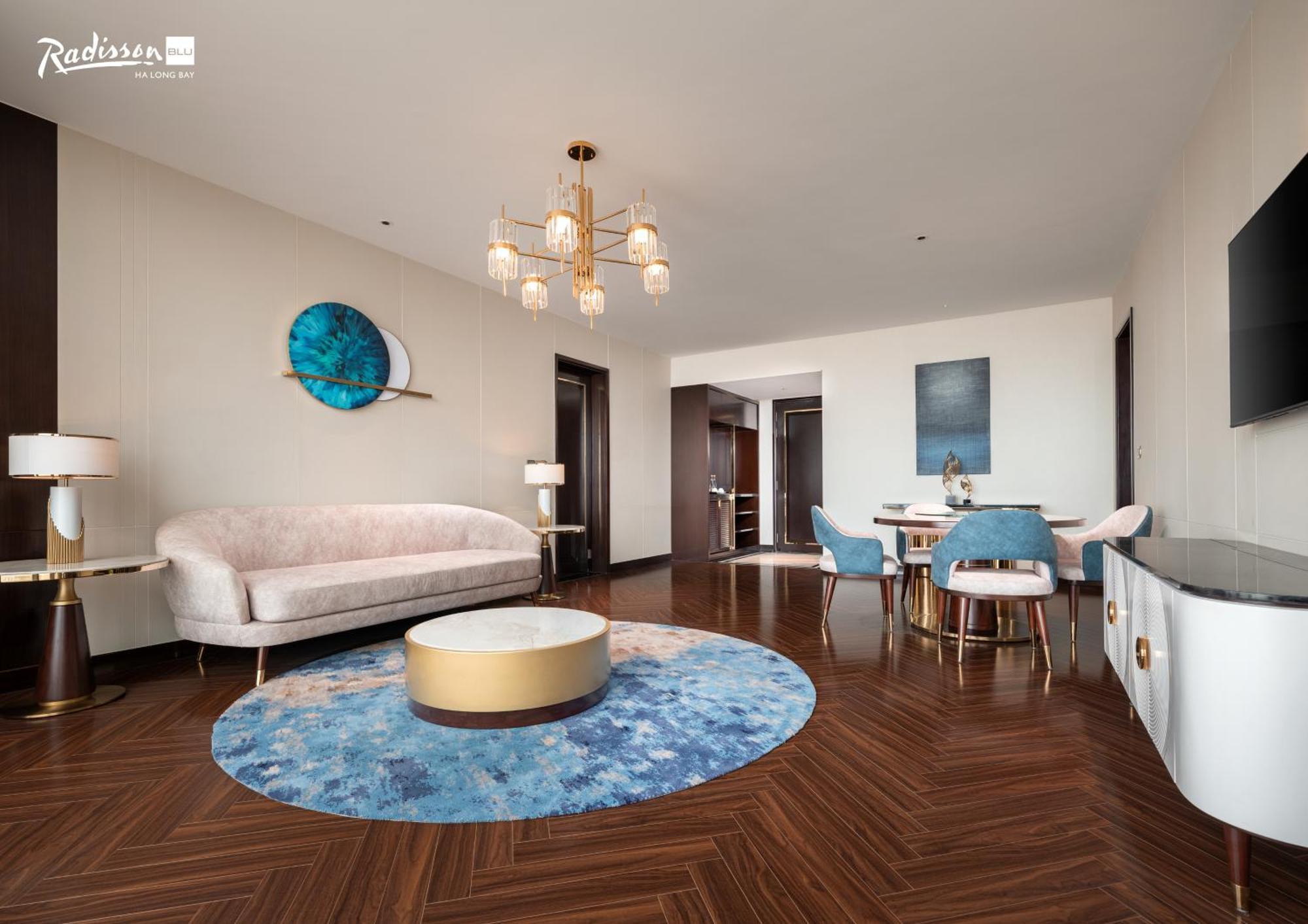 Hotel Radisson Blu Bay 5*