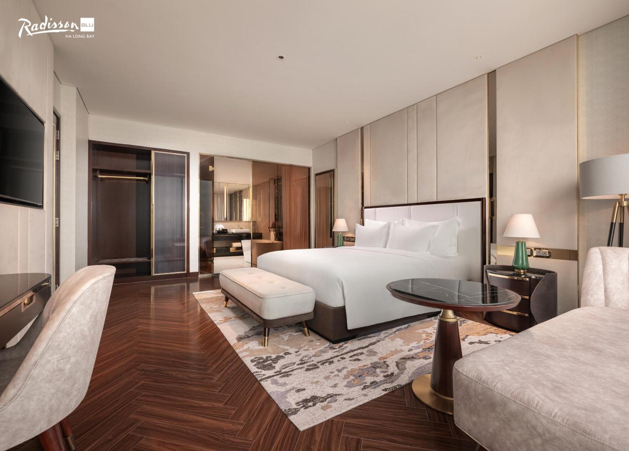 Radisson Blu Bay Hotel 5*