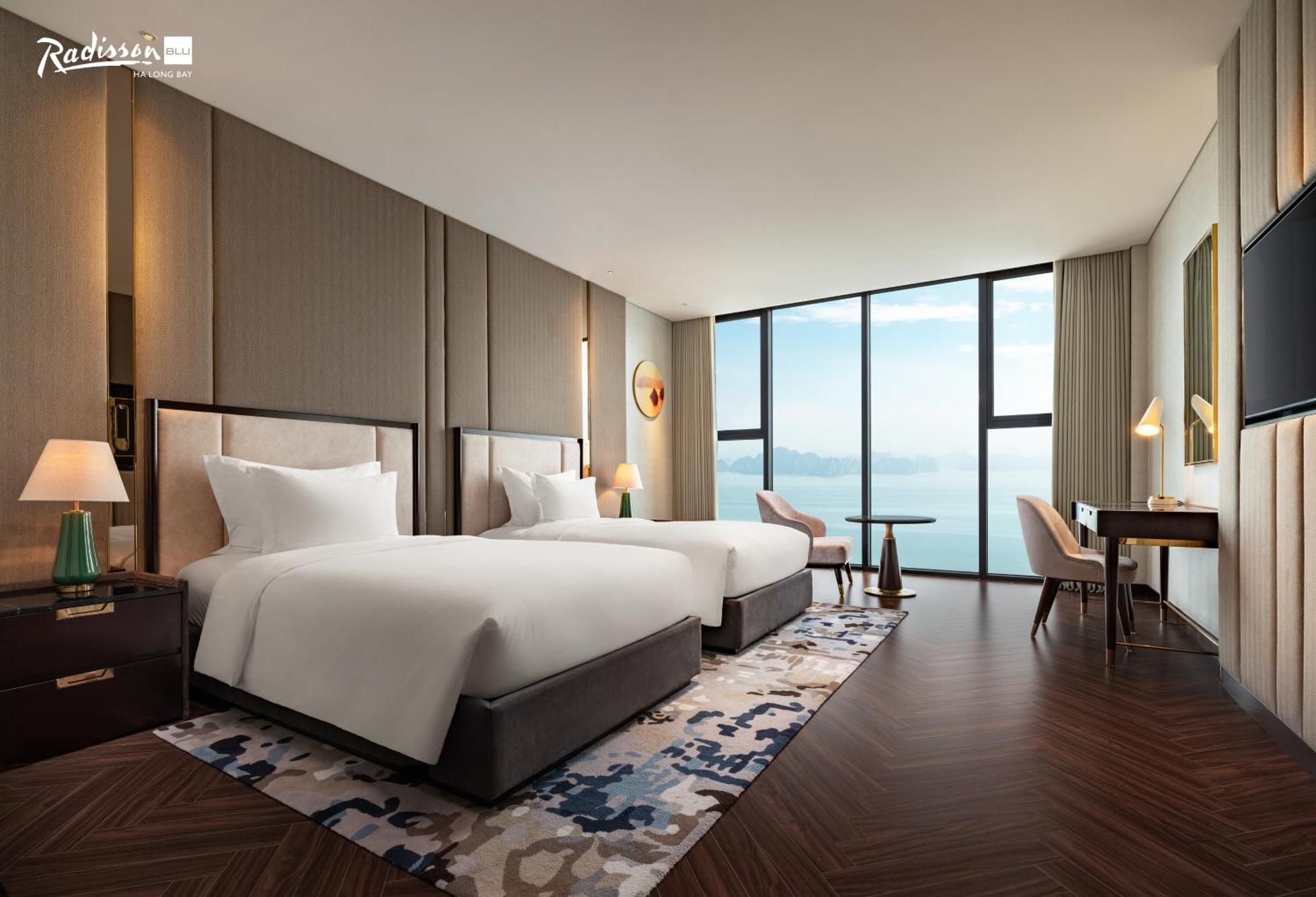 Hotel Radisson Blu Bay 5*