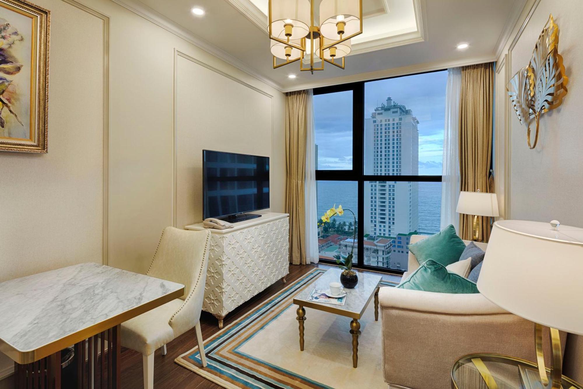 Hotel Melia Vinpearl Empire 5*