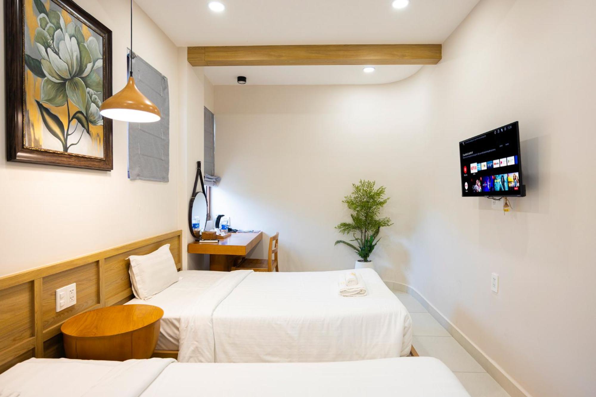 Lotus Corner & Rooftop Hotel 3*