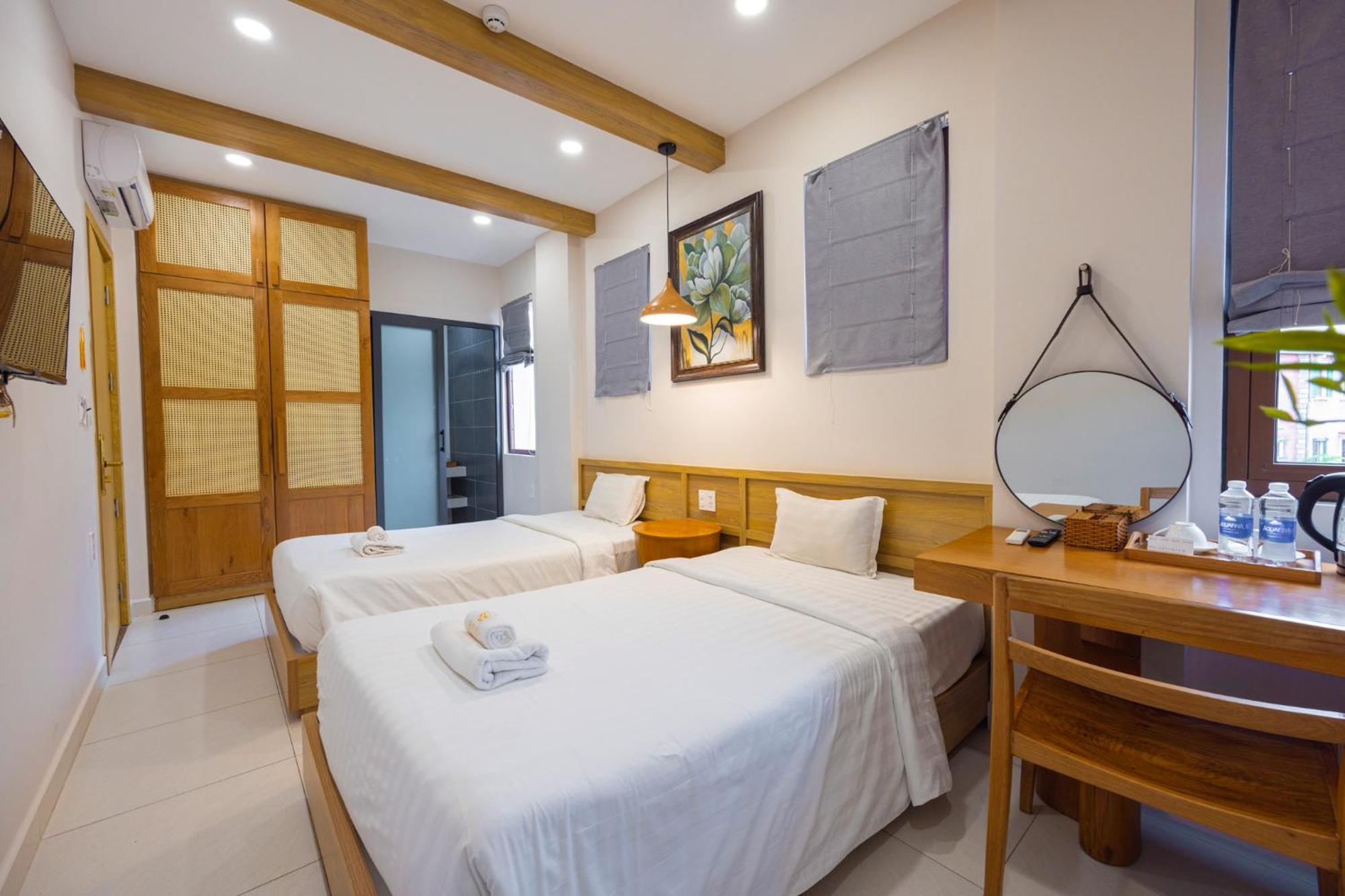 Hotel Lotus Corner & Rooftop 3*