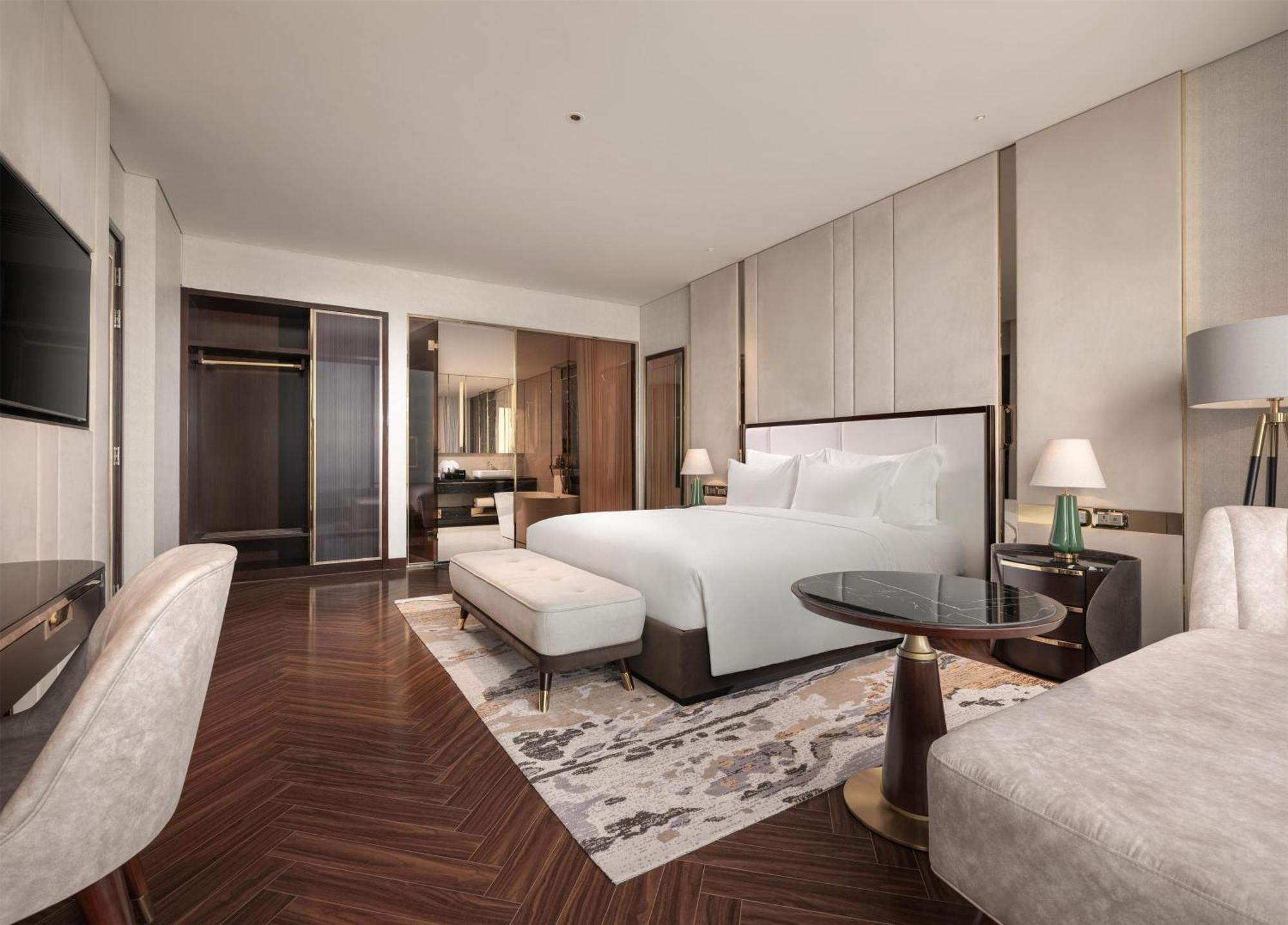 Radisson Blu Bay 5* Ha Long