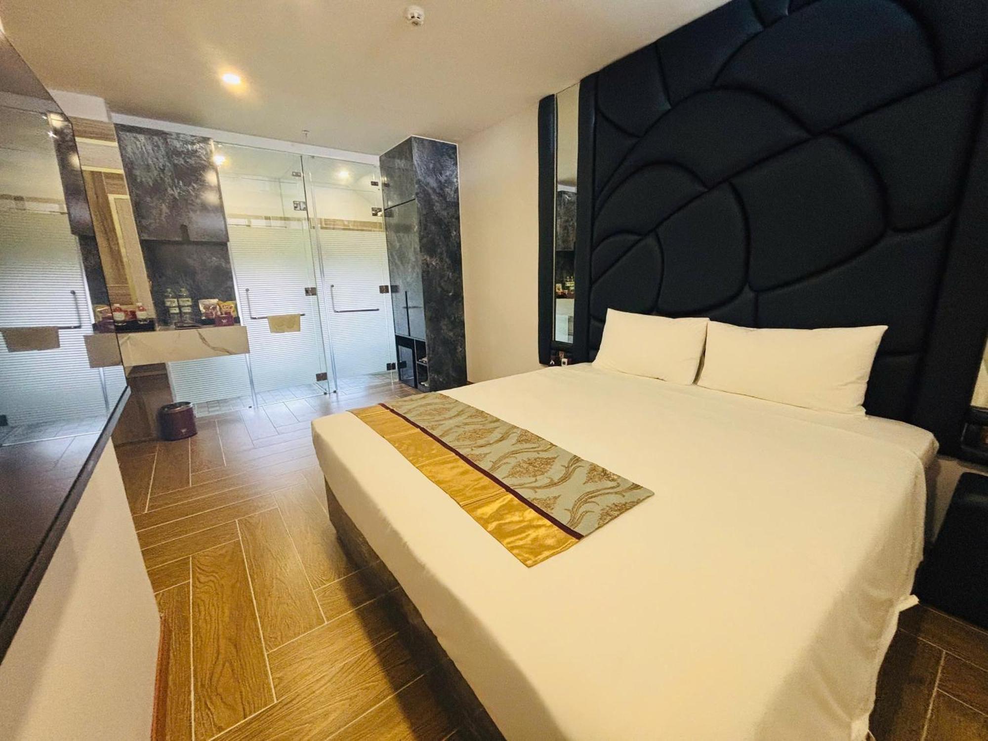 W Premium Hotel 4*