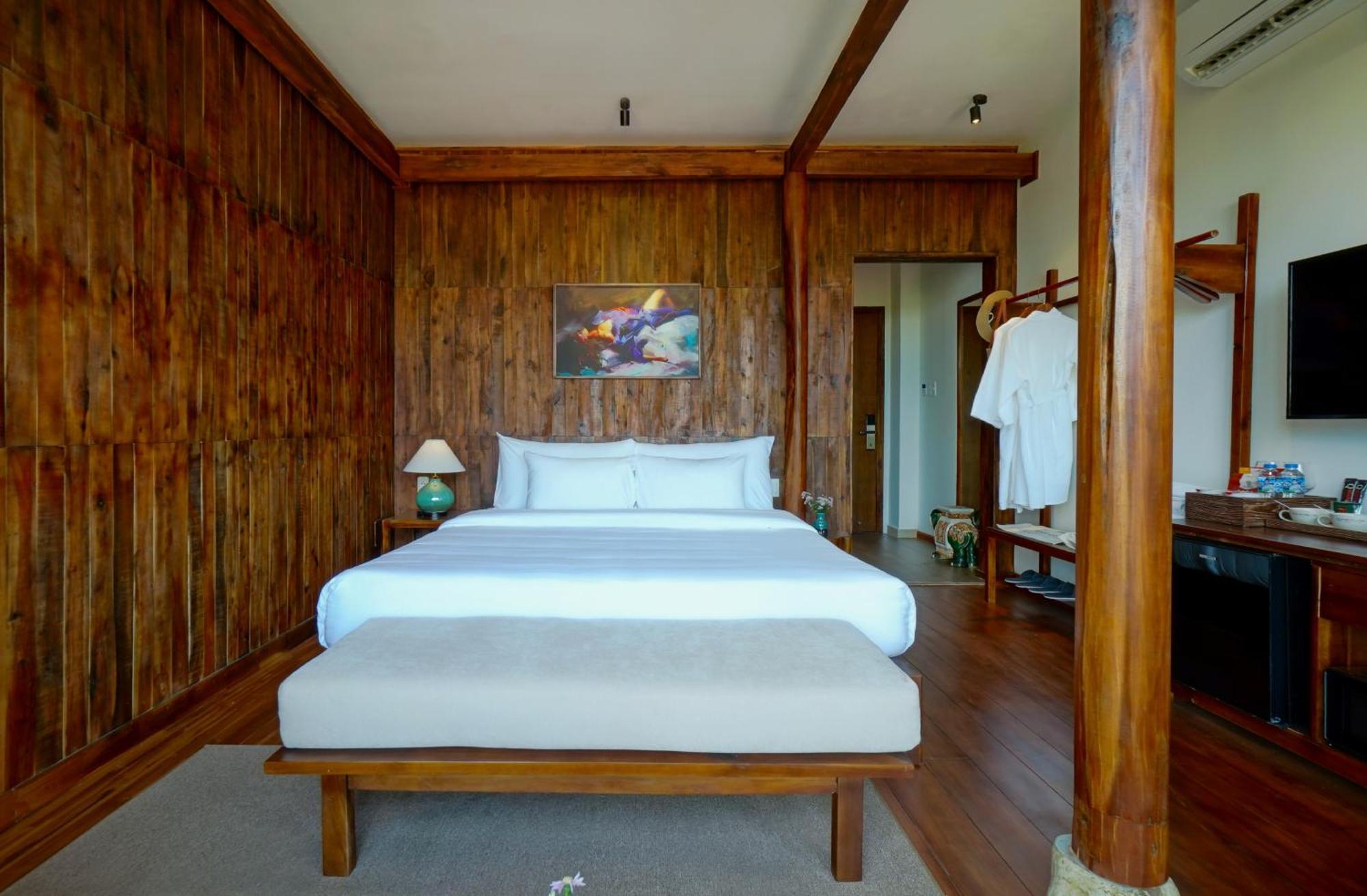 Nexus House Lang Bao Chi Khách sạn 4*