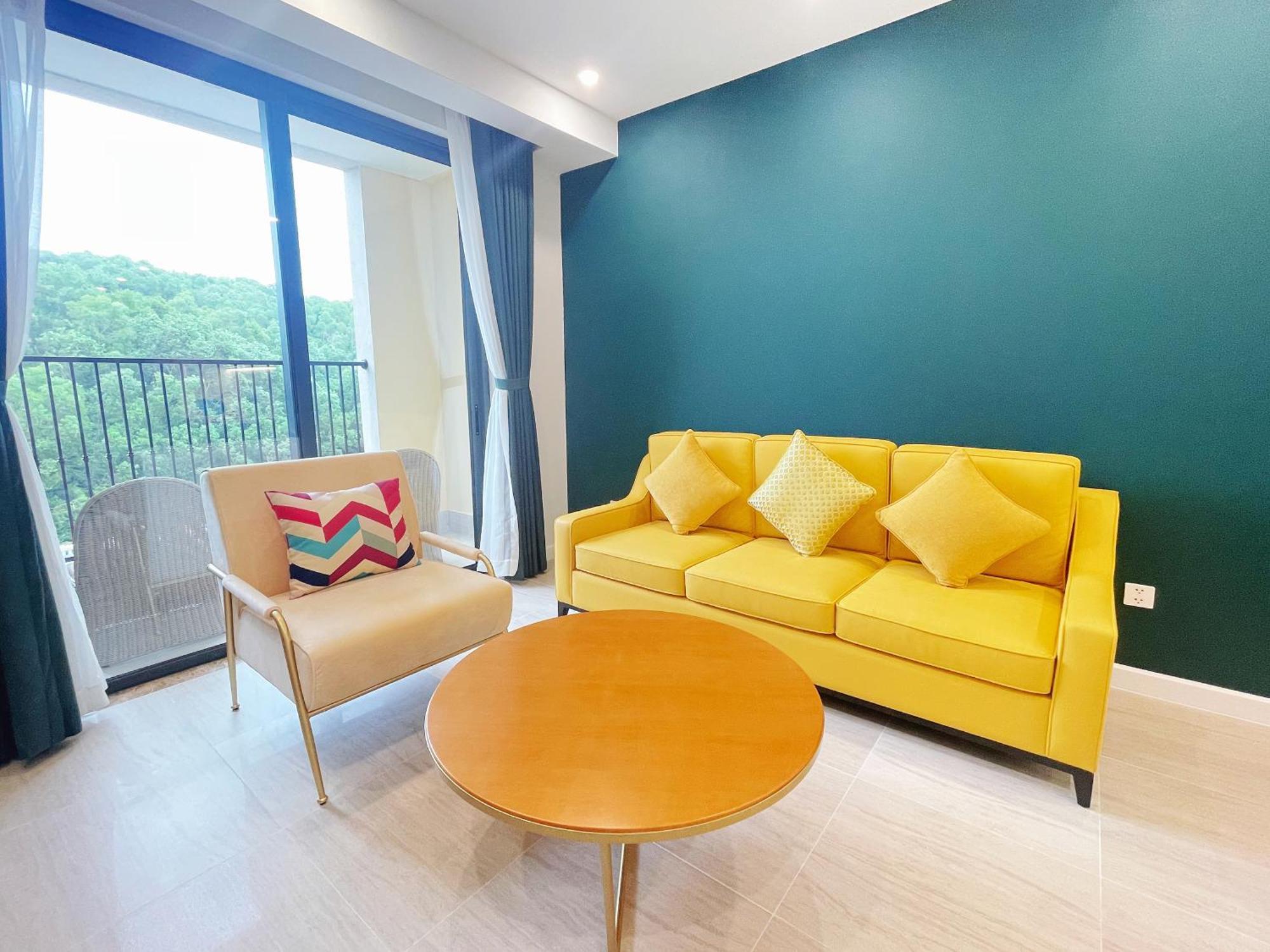 We Young By Hofs - Fireworks & Ocean View 4* Phu Quoc