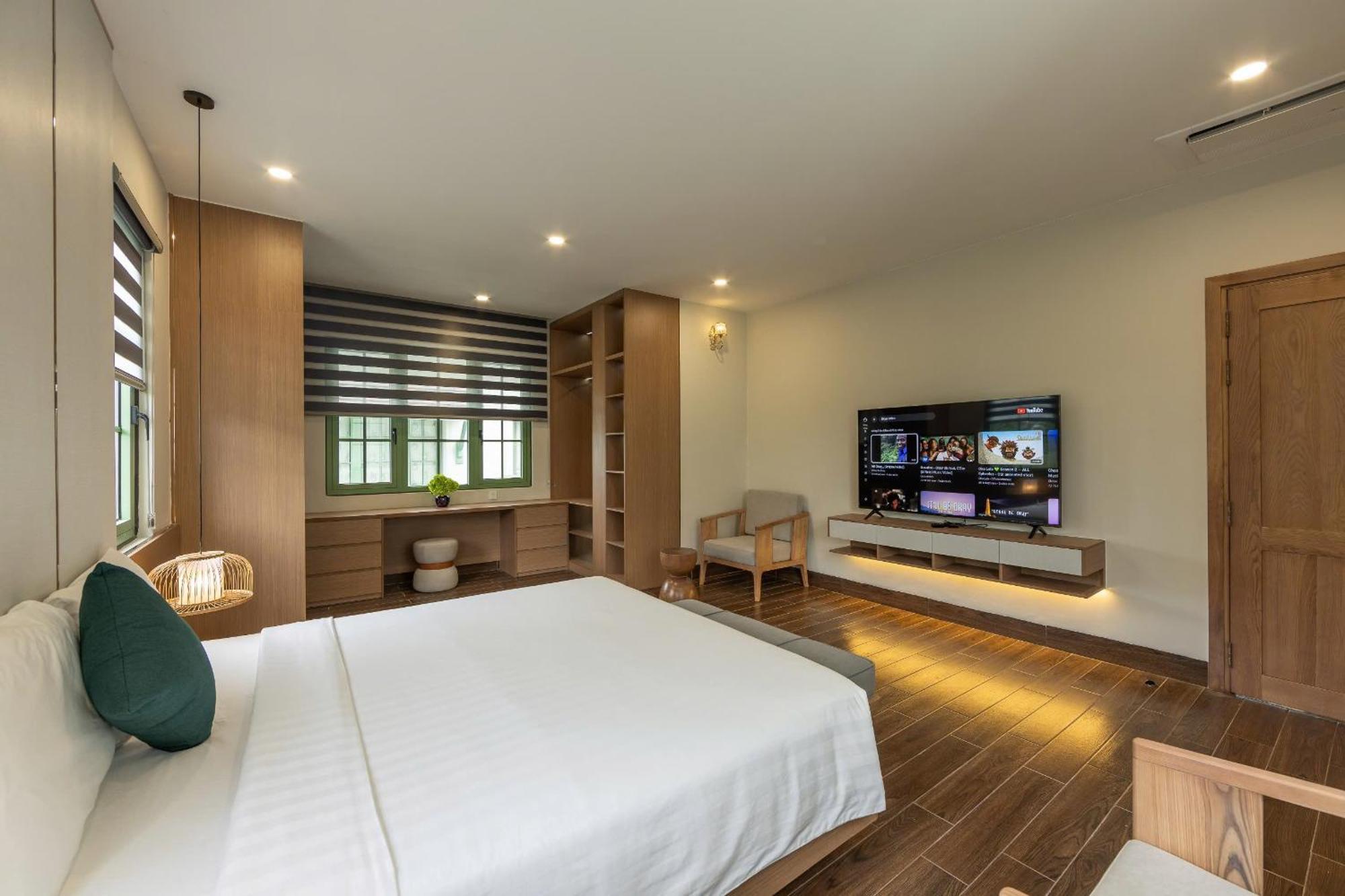 Elyday Hillside - Sea & Firework View 4*